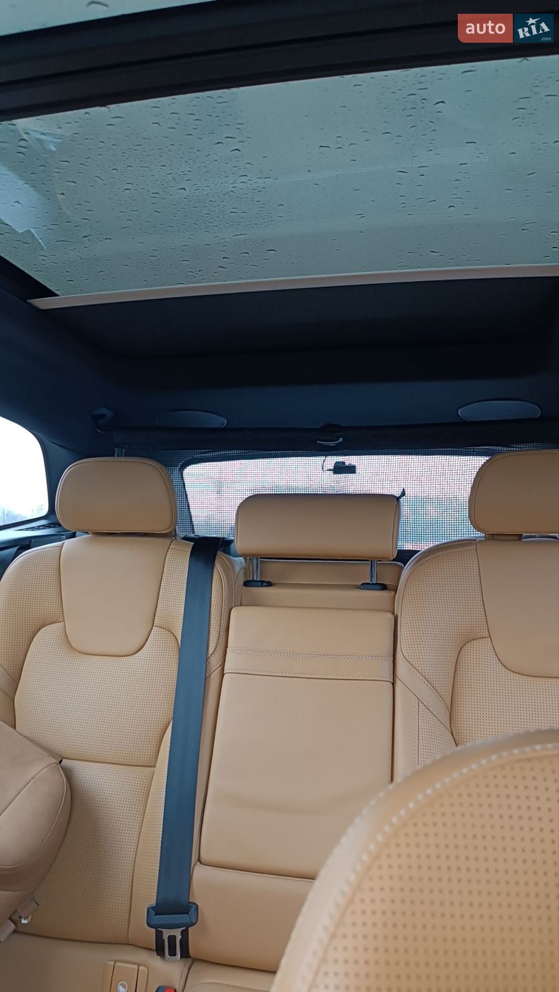 Volvo XC60 2019 VIN YV1UZ68TCK1338901 фото оголошення 12 з 49