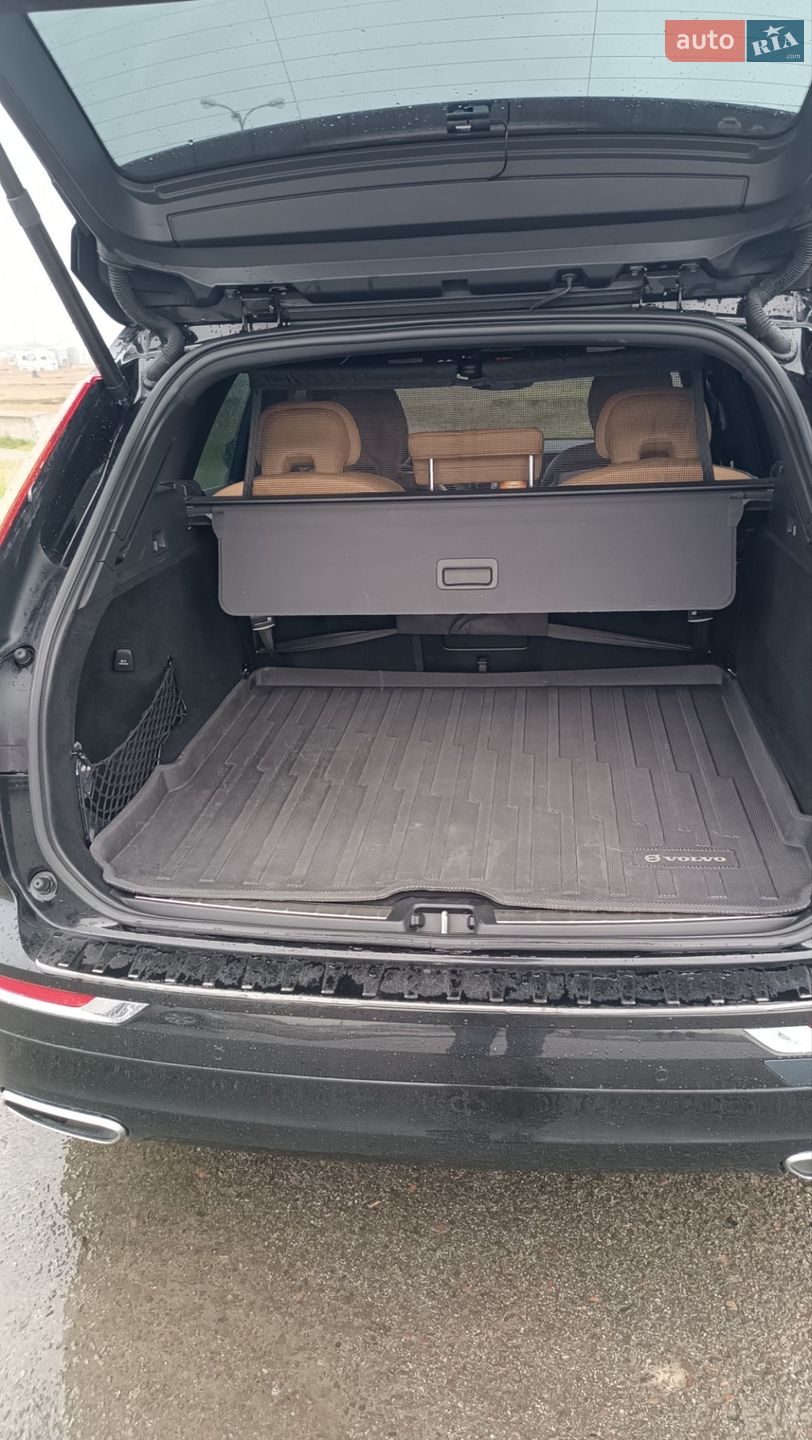 Volvo XC60 2019 VIN YV1UZ68TCK1338901 фото оголошення 19 з 49
