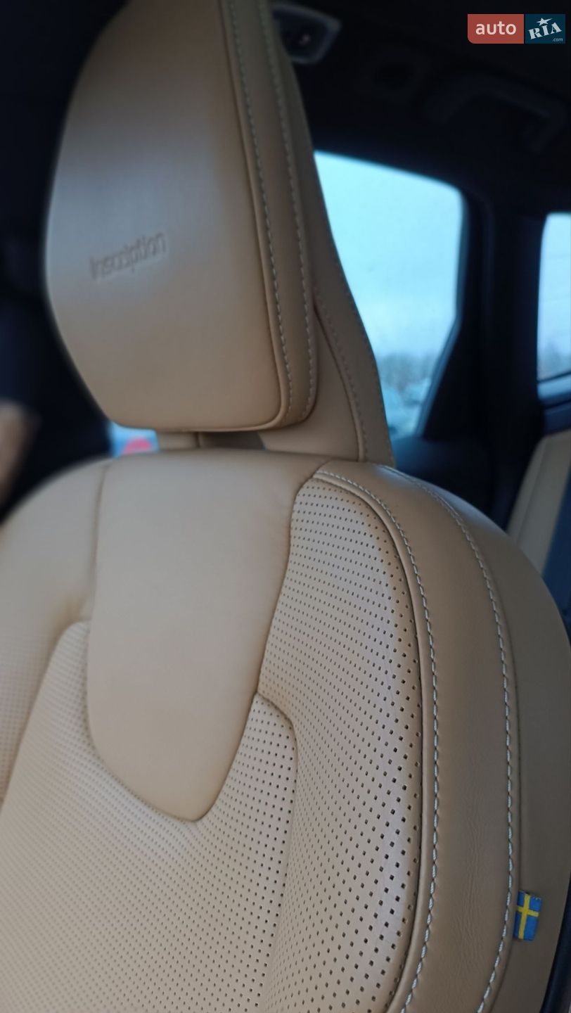 Volvo XC60 2019 VIN YV1UZ68TCK1338901 фото оголошення 26 з 49