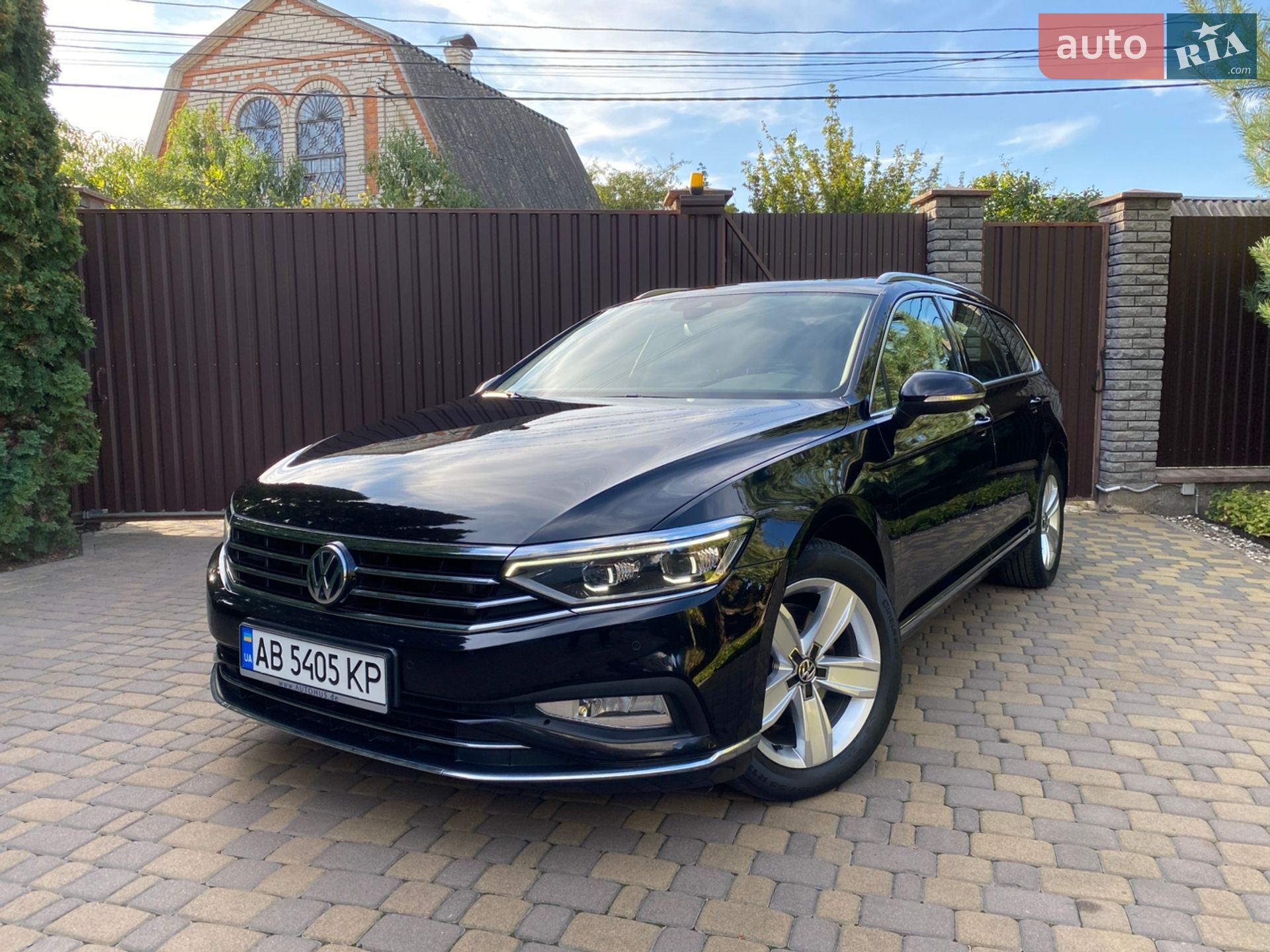 Volkswagen Passat 2020 VIN WVWZZZ3CZLE107826 фото оголошення 2 з 44