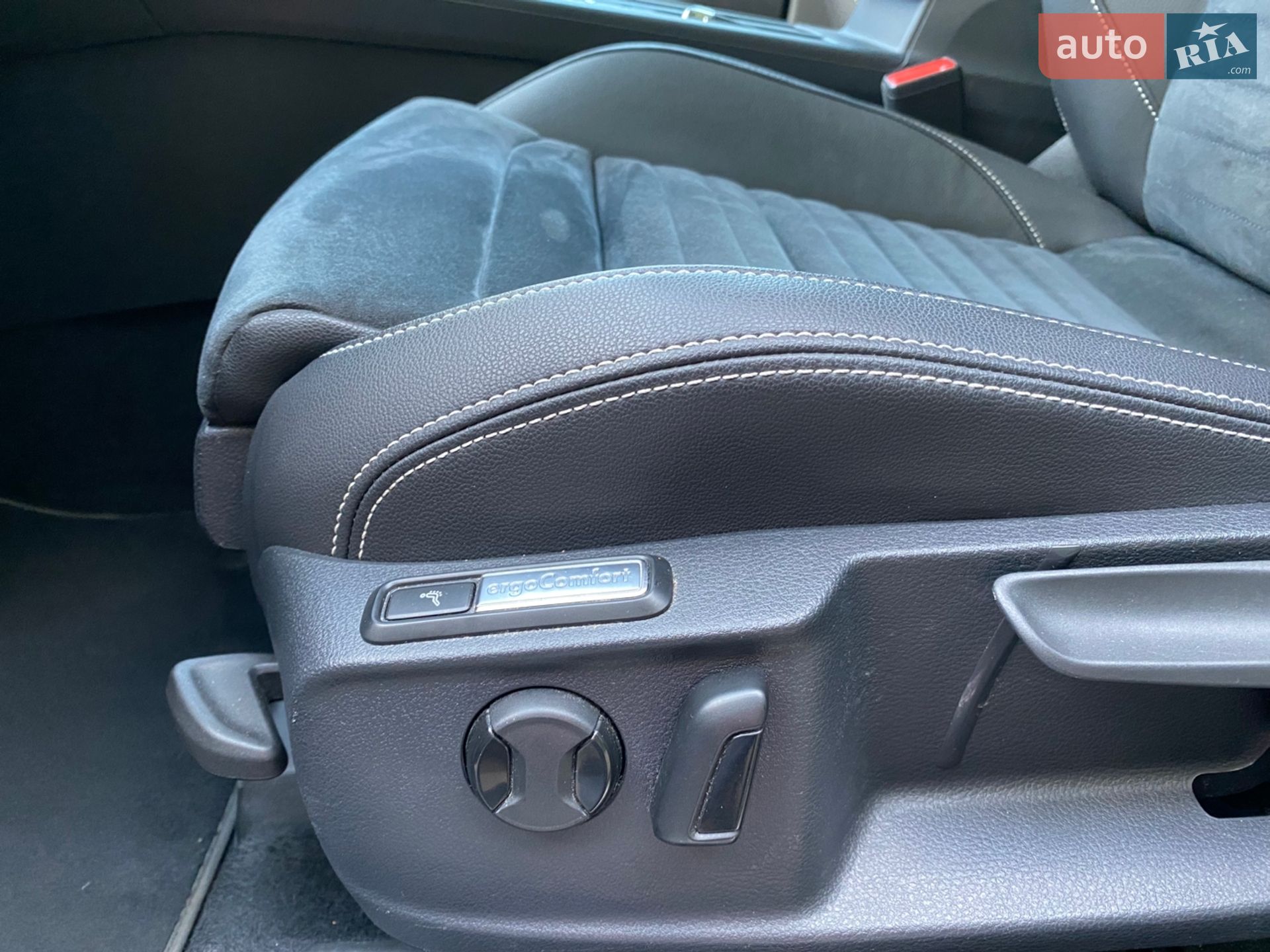 Volkswagen Passat 2020 VIN WVWZZZ3CZLE107826 фото оголошення 19 з 44