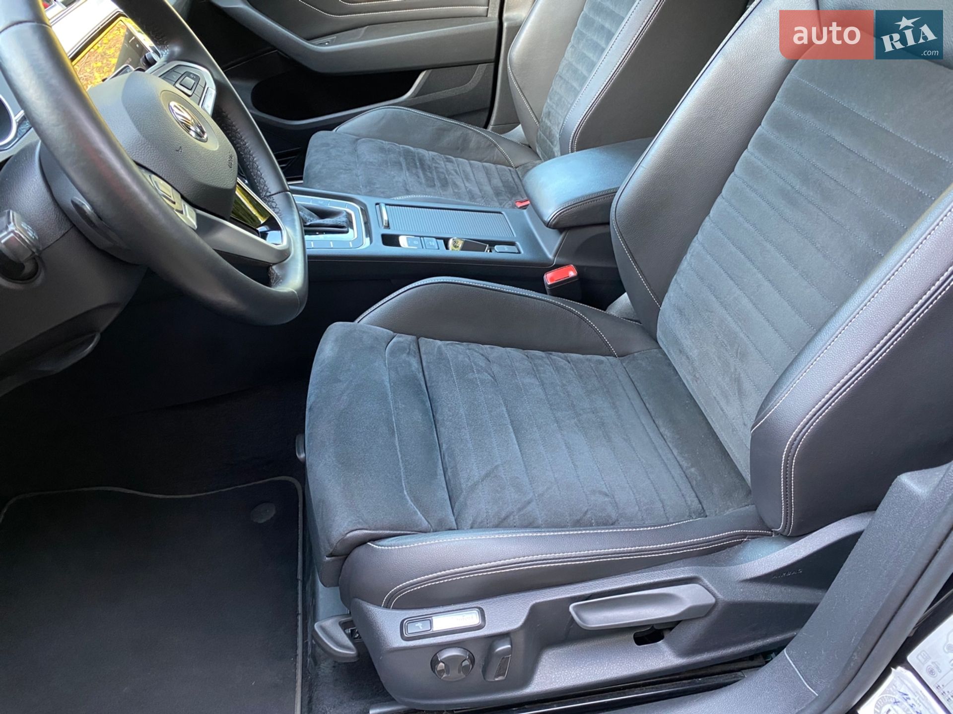 Volkswagen Passat 2020 VIN WVWZZZ3CZLE107826 фото оголошення 21 з 44