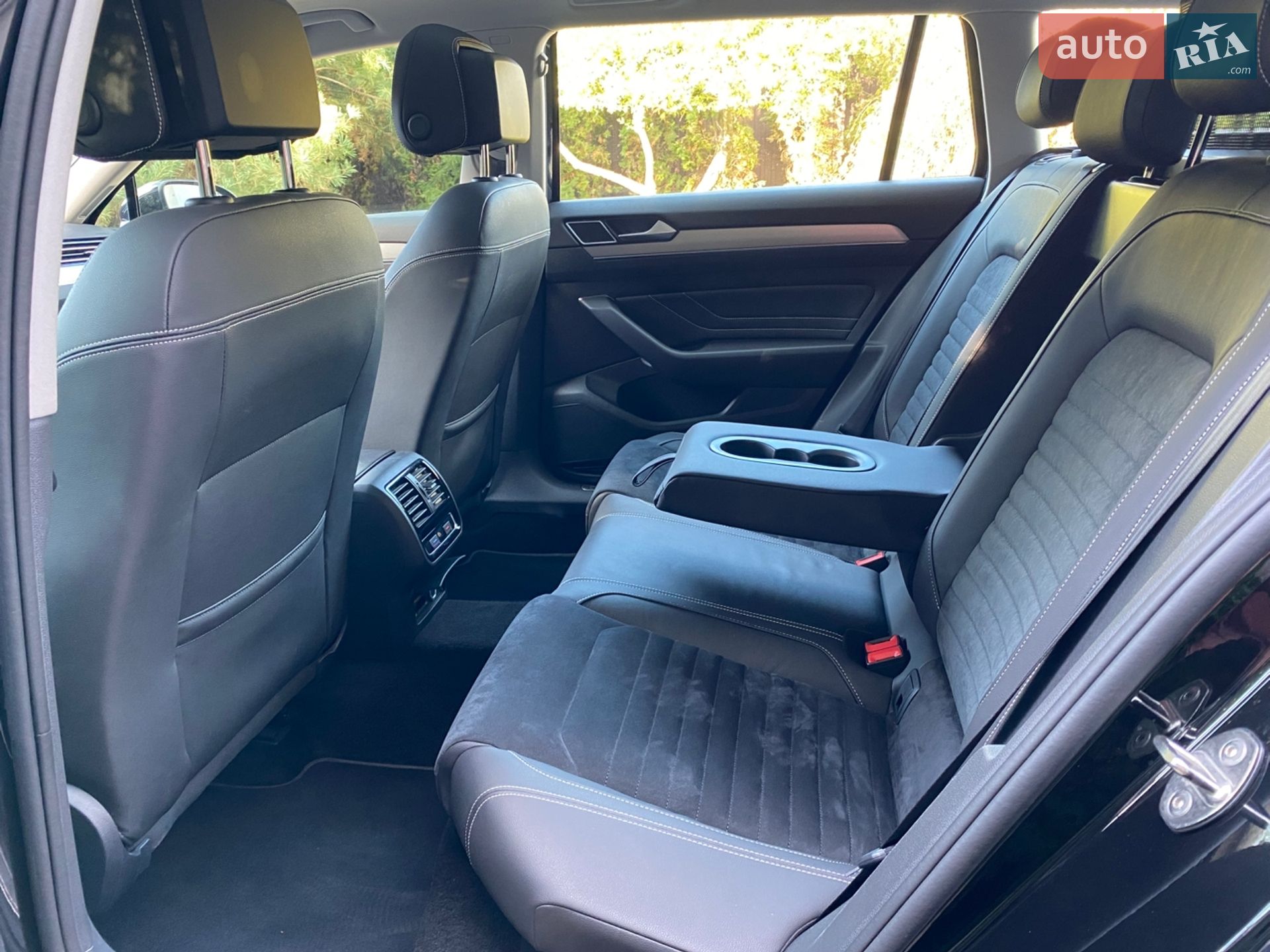 Volkswagen Passat 2020 VIN WVWZZZ3CZLE107826 фото оголошення 28 з 44