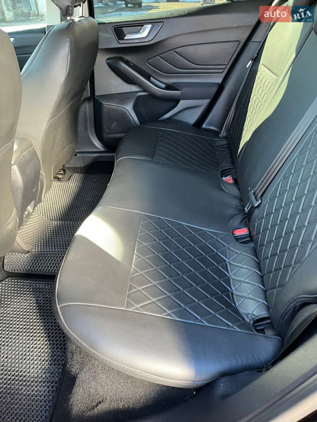 Ford Focus 2019 VIN WF0PXXGCHPKT03657 фото оголошення 6 з 26
