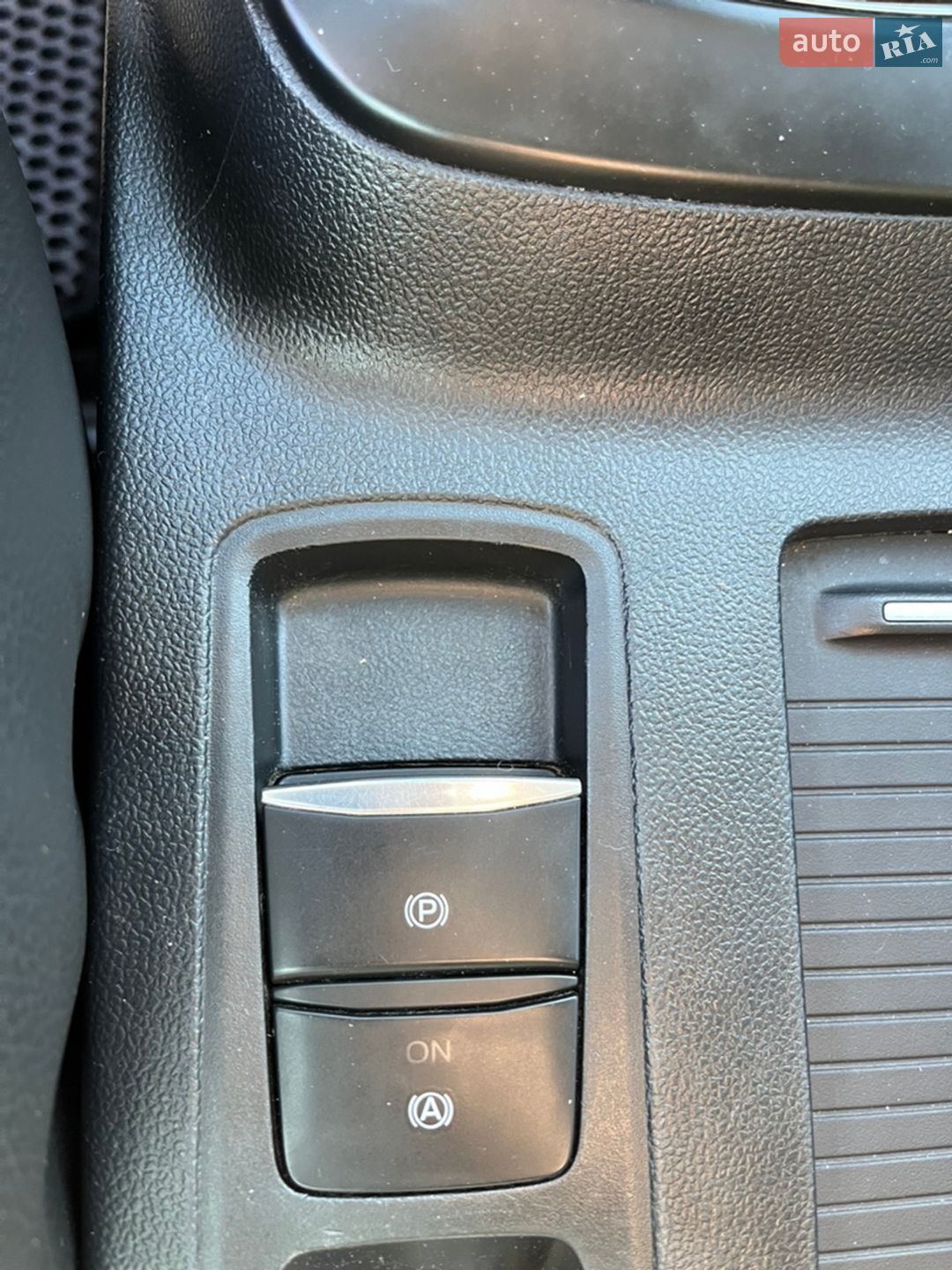 Ford Focus 2019 VIN WF0PXXGCHPKT03657 фото оголошення 13 з 26