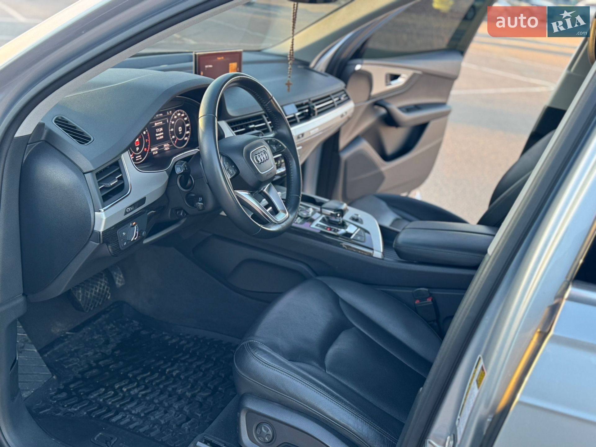 Audi Q7 2017 VIN WA1LAAF77JD003924 фото оголошення 19 з 27