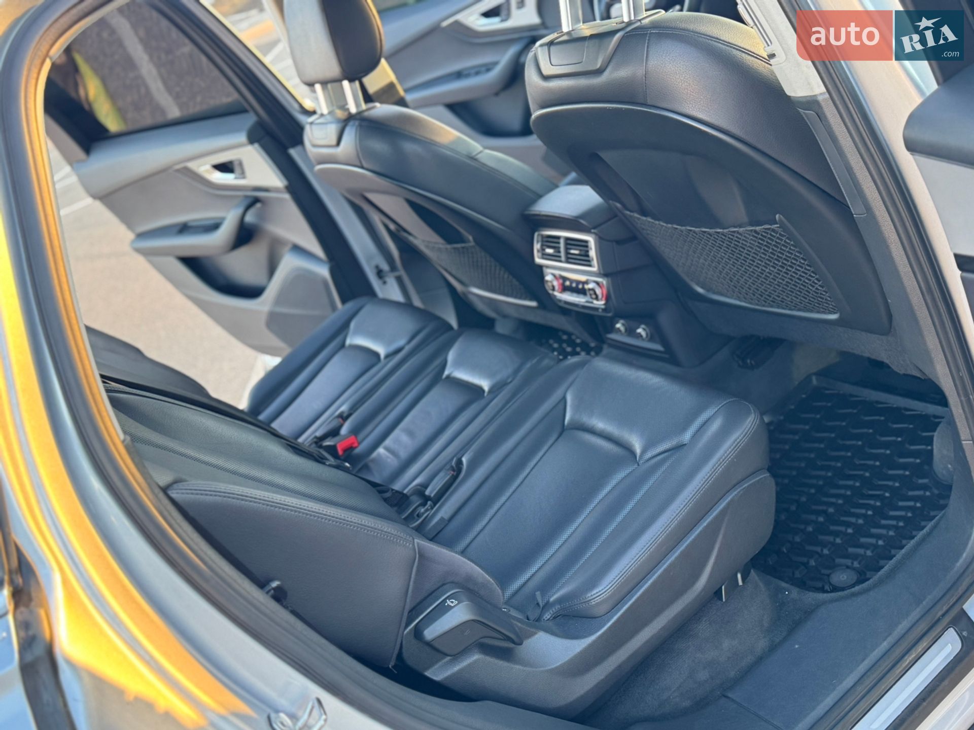 Audi Q7 2017 VIN WA1LAAF77JD003924 фото оголошення 20 з 27