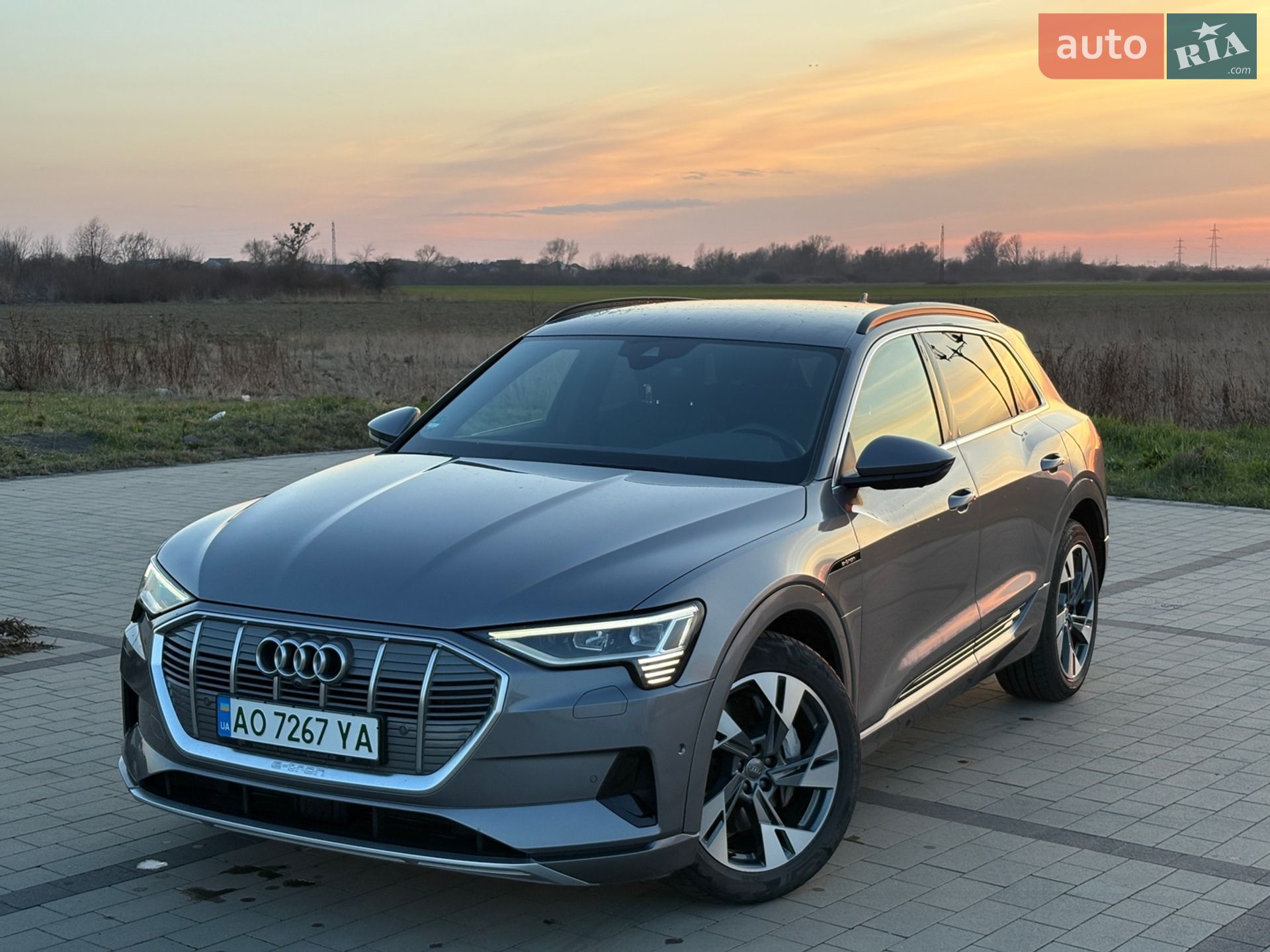 Audi e-tron 2019 VIN WAUZZZGE8KB004014 фото оголошення 5 з 41