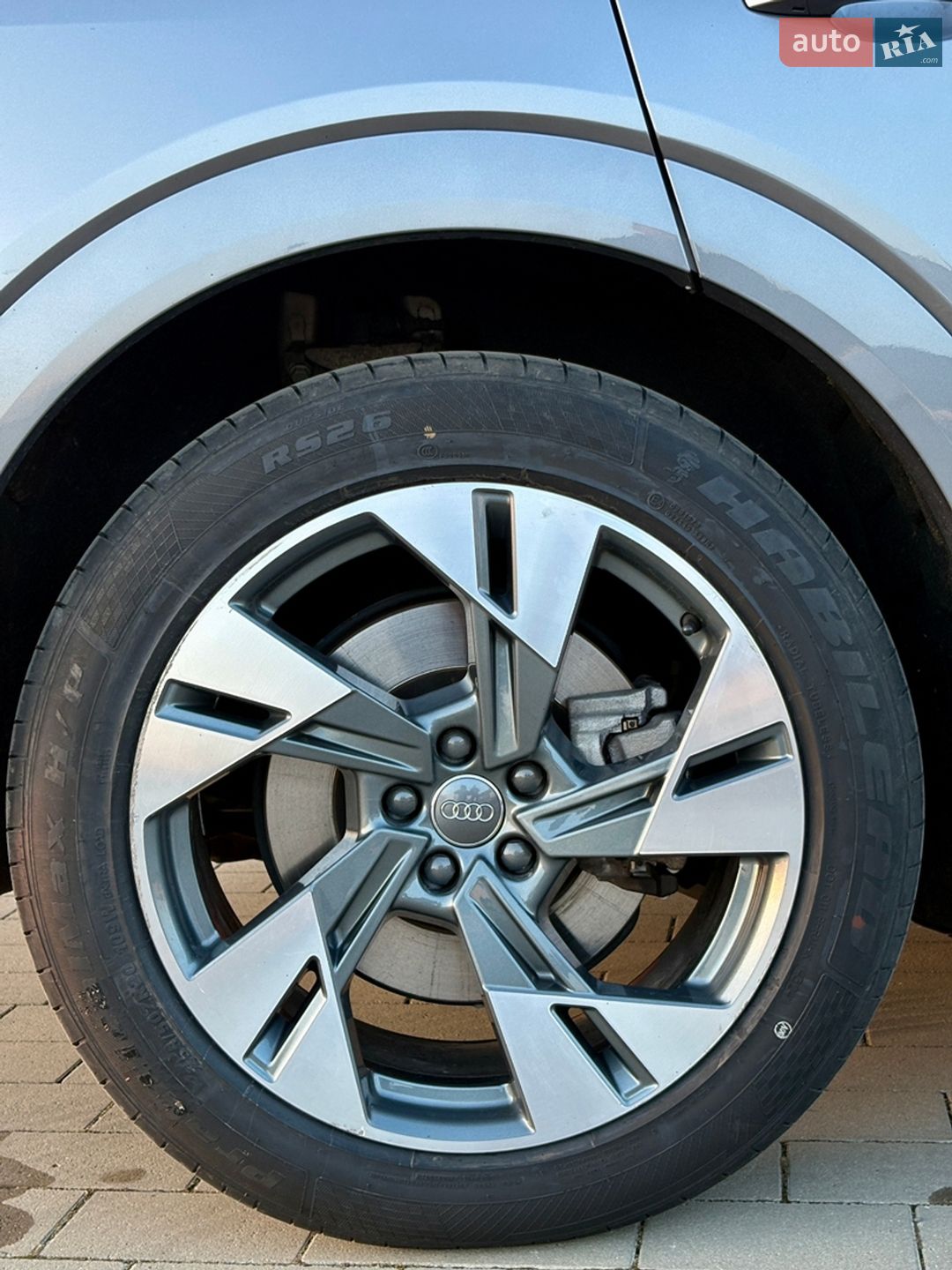 Audi e-tron 2019 VIN WAUZZZGE8KB004014 фото оголошення 14 з 41