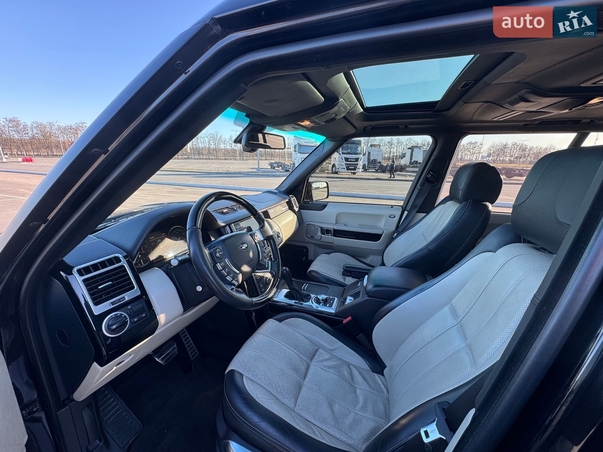 Land Rover Range Rover 2010 VIN SALLMAME4BA335481 фото оголошення 16 з 22