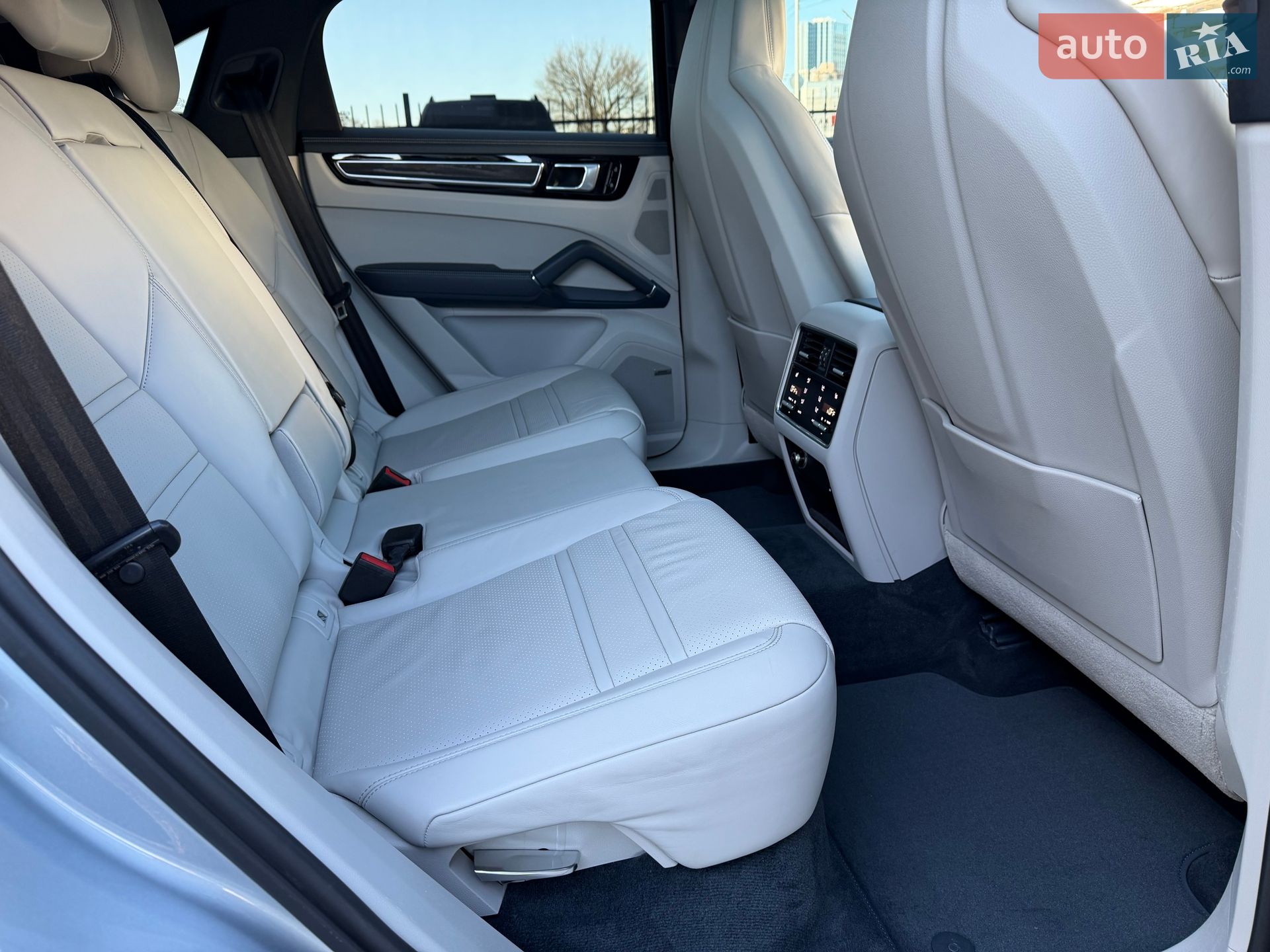 Porsche Cayenne Coupe 2019 VIN WP1ZZZ9YZLDA78278 фото оголошення 45 з 76