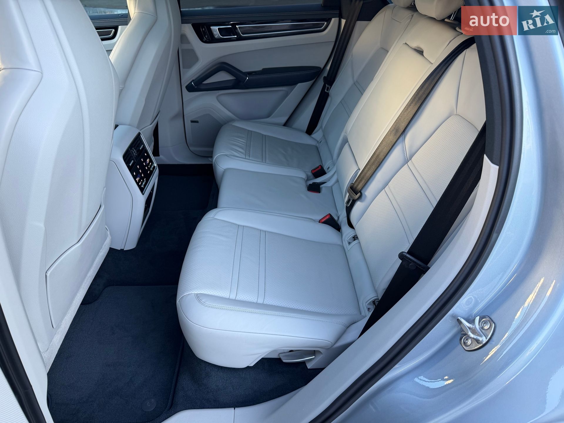 Porsche Cayenne Coupe 2019 VIN WP1ZZZ9YZLDA78278 фото оголошення 46 з 76