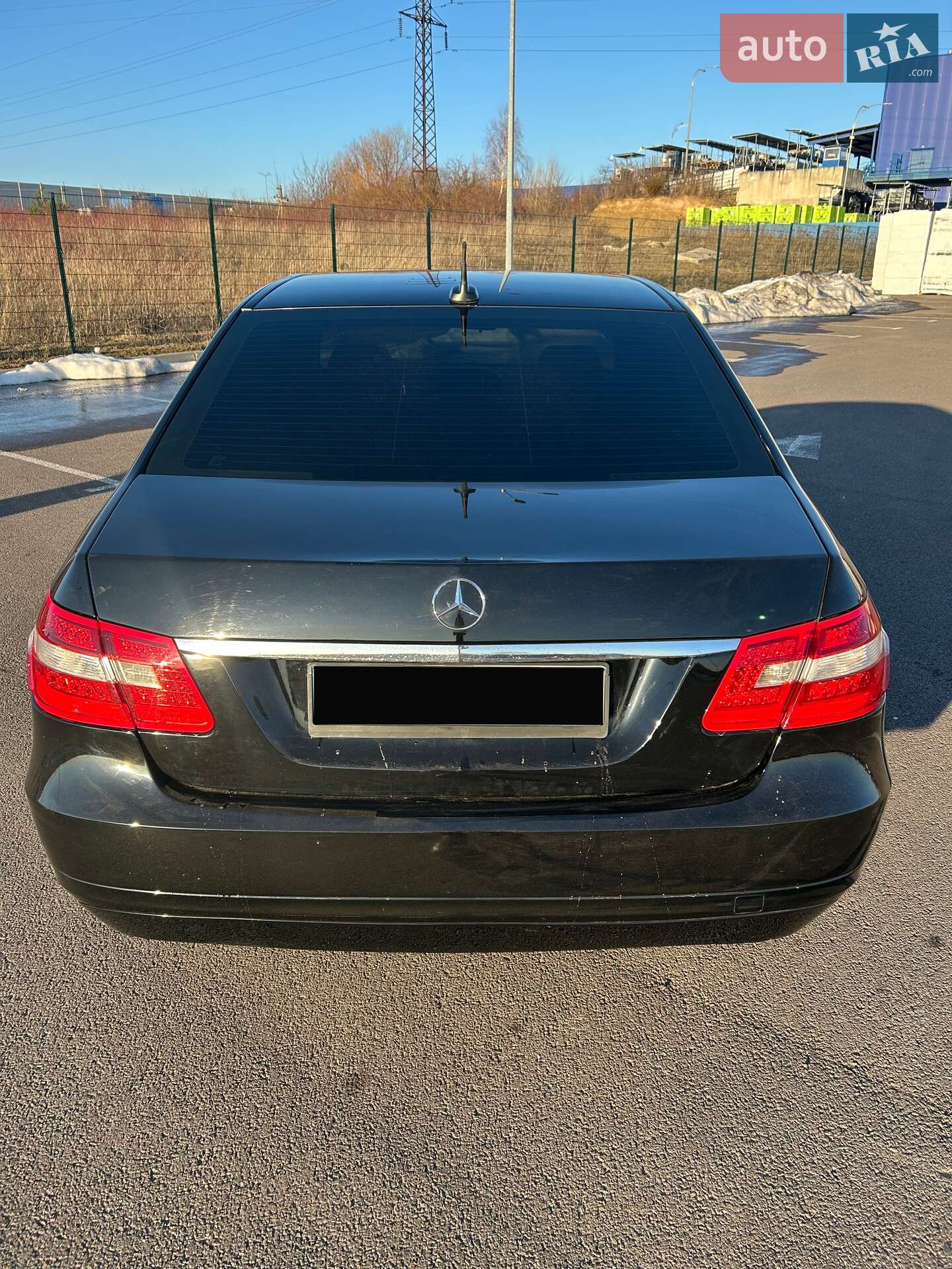 Mercedes-Benz E-Class 2011 VIN WDD2120051A507984 фото оголошення 4 з 18