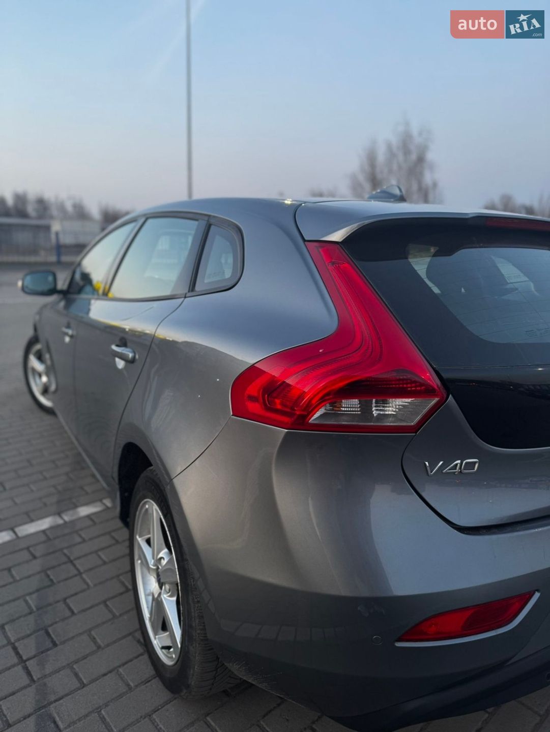Volvo V40 2015 VIN YV1MV8481F2247327 фото оголошення 3 з 34