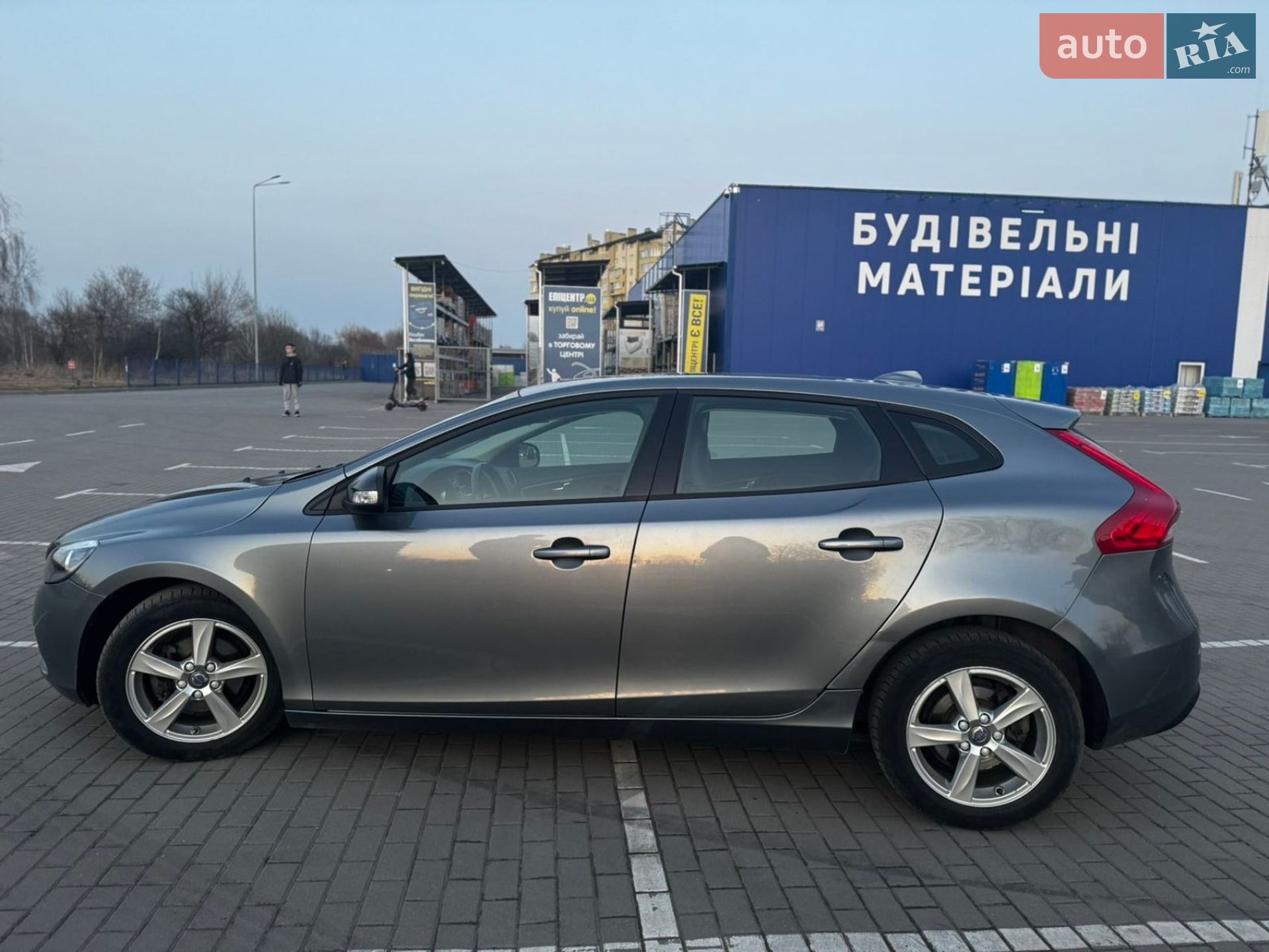 Volvo V40 2015 VIN YV1MV8481F2247327 фото оголошення 9 з 34