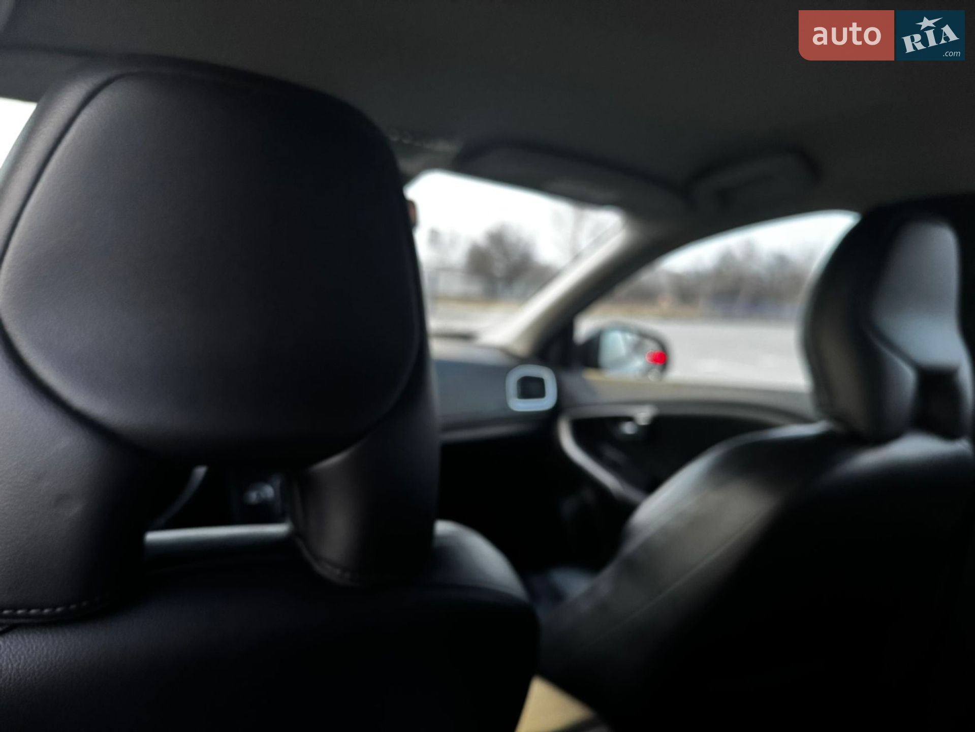 Volvo V40 2015 VIN YV1MV8481F2247327 фото оголошення 17 з 34