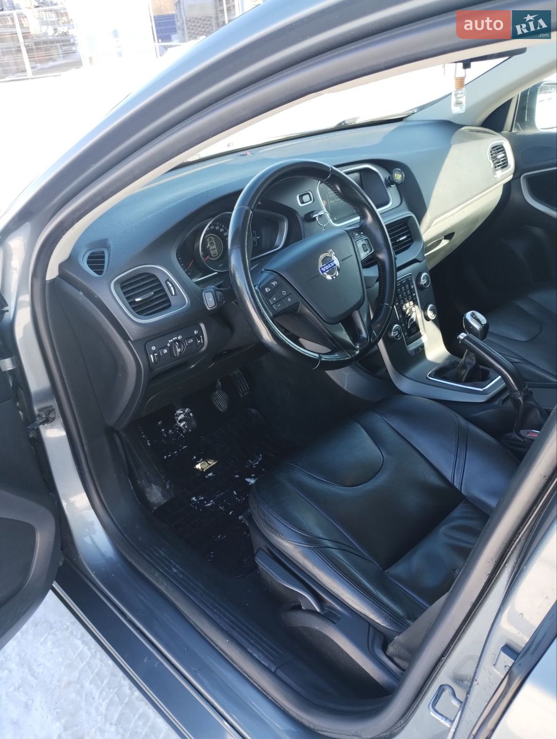 Volvo V40 2015 VIN YV1MV8481F2247327 фото оголошення 22 з 34