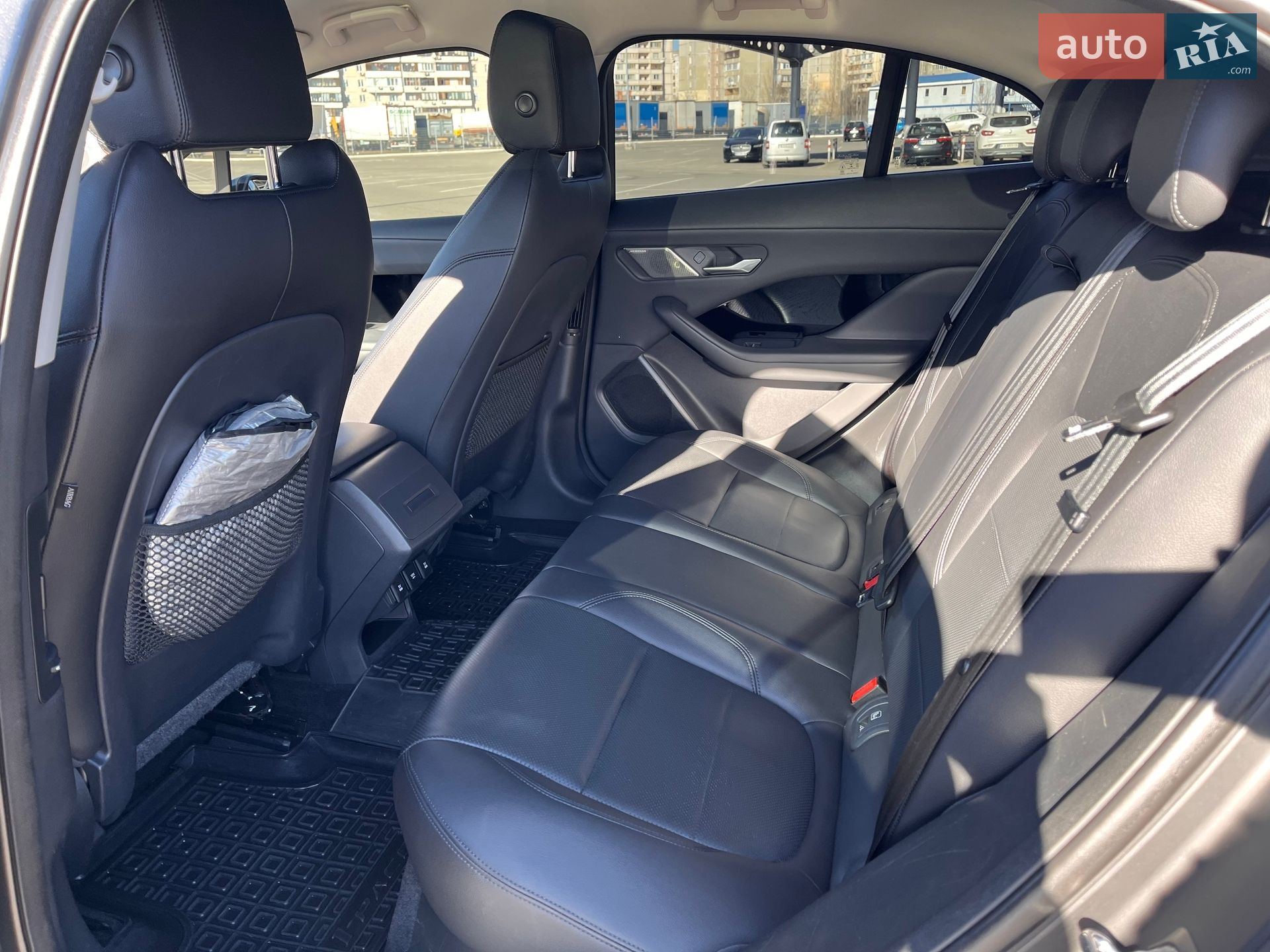 Jaguar I-Pace 2018 VIN SADHA2B14K1F65454 фото оголошення 14 з 24