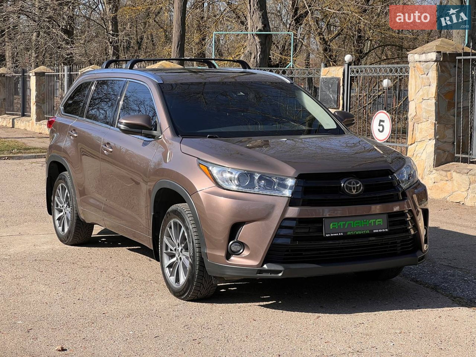 Toyota Highlander 2018 VIN 5TDJZRFH4JS867461 фото оголошення 4 з 19