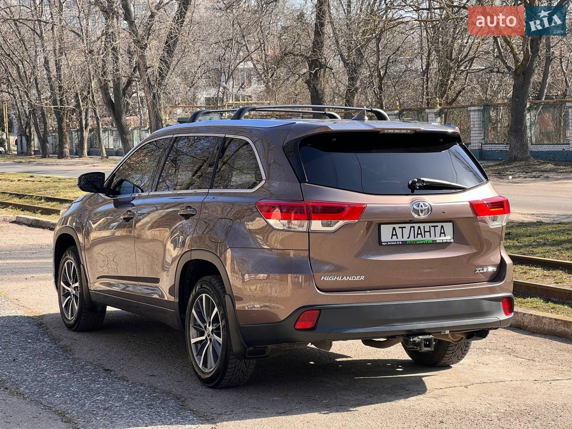 Toyota Highlander 2018 VIN 5TDJZRFH4JS867461 фото оголошення 10 з 19