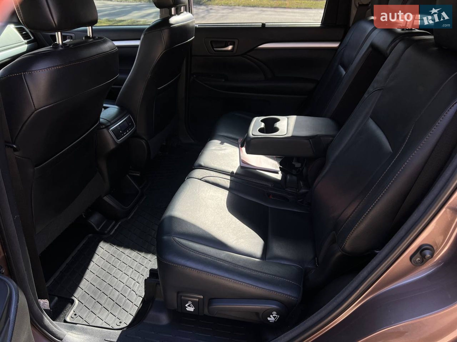 Toyota Highlander 2018 VIN 5TDJZRFH4JS867461 фото оголошення 13 з 19