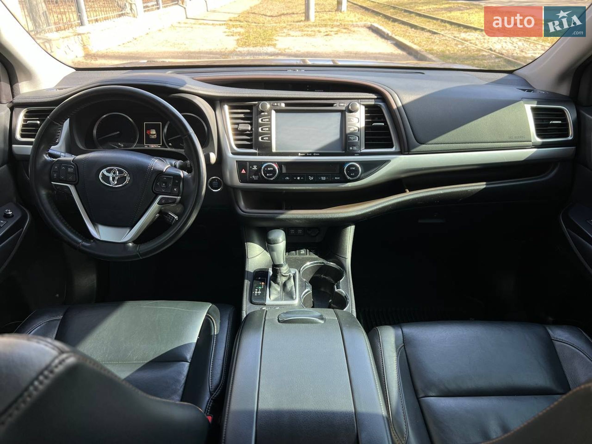 Toyota Highlander 2018 VIN 5TDJZRFH4JS867461 фото оголошення 14 з 19