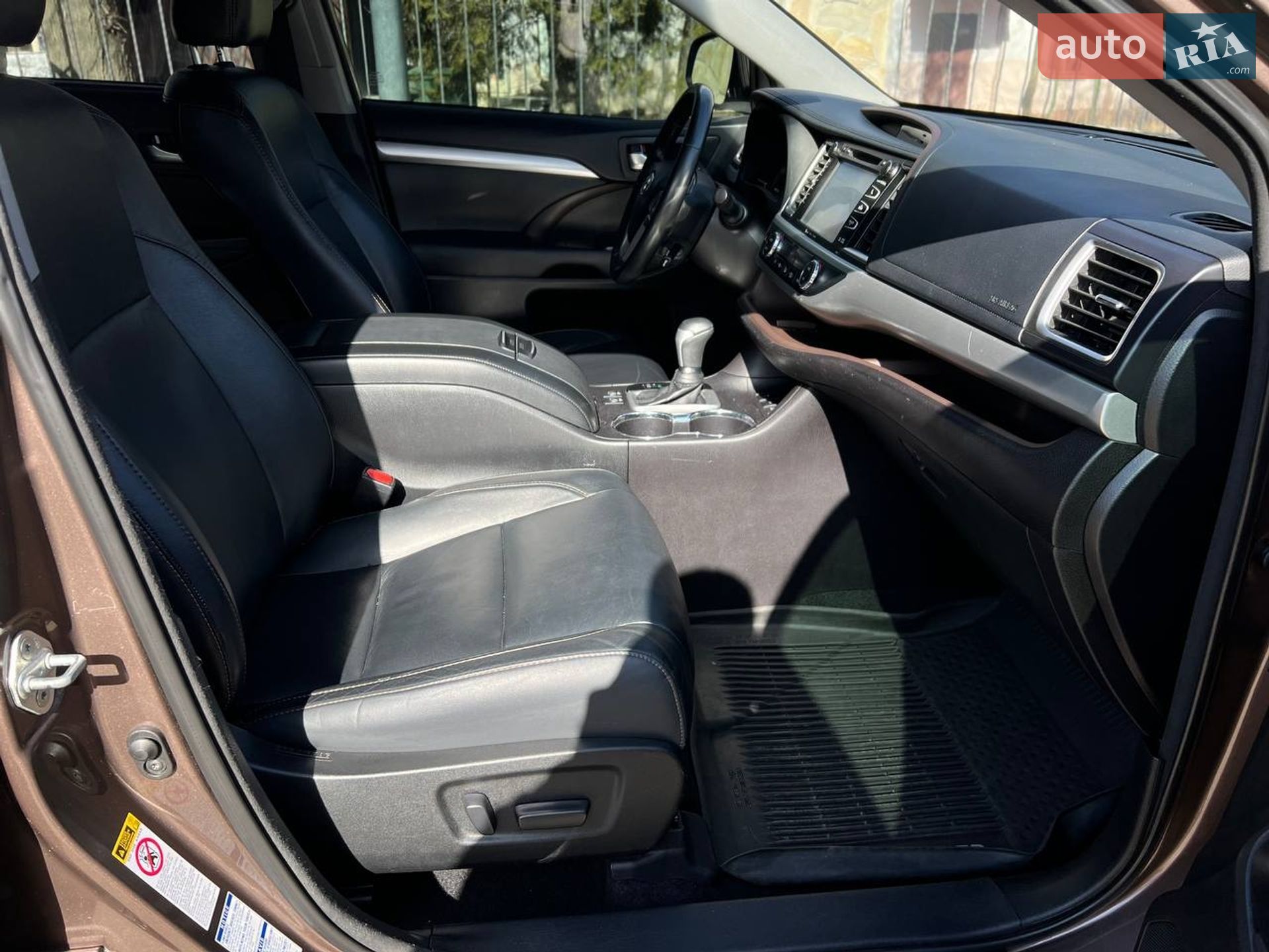 Toyota Highlander 2018 VIN 5TDJZRFH4JS867461 фото оголошення 17 з 19