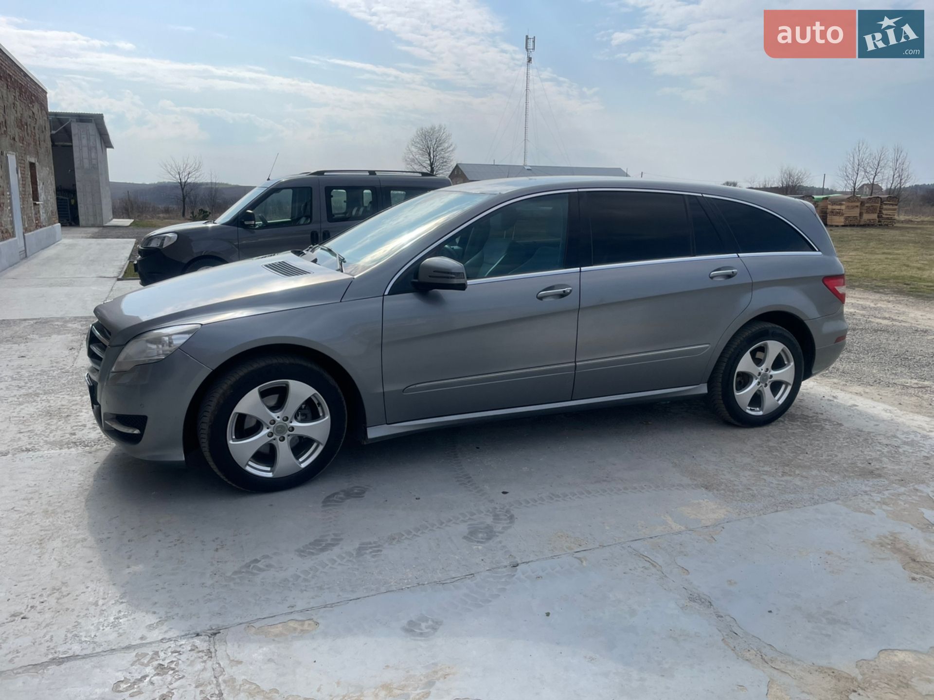 Mercedes-Benz R-Class 2011 VIN WDC2511231A137750 фото оголошення 3 з 20