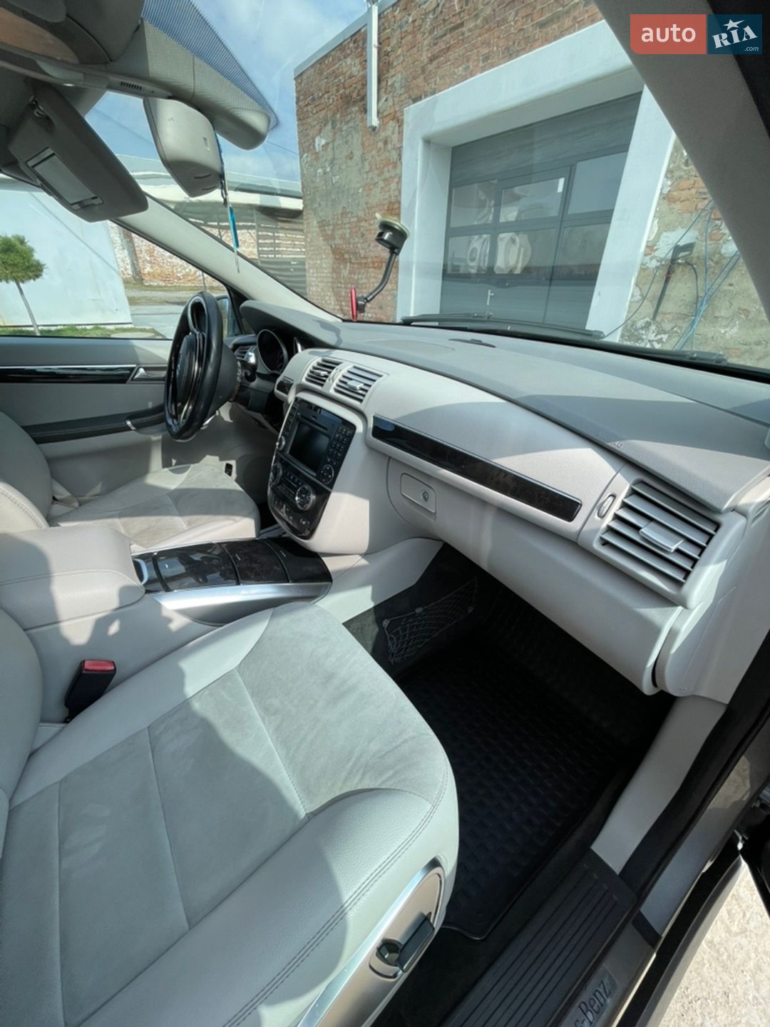 Mercedes-Benz R-Class 2011 VIN WDC2511231A137750 фото оголошення 13 з 20