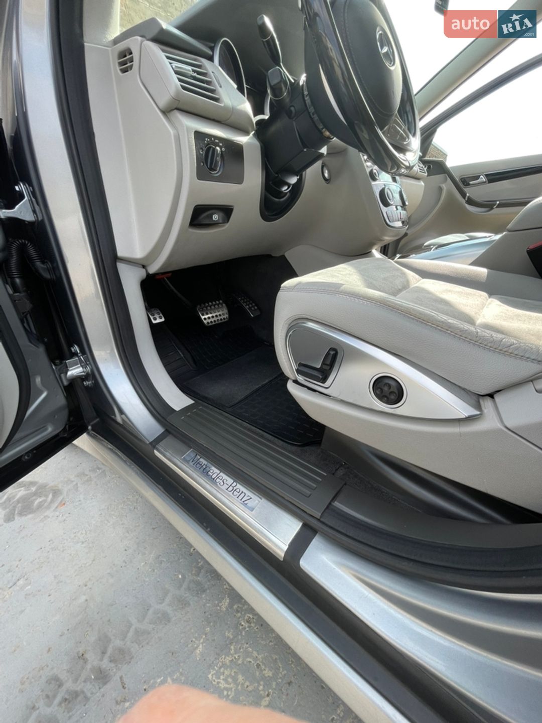 Mercedes-Benz R-Class 2011 VIN WDC2511231A137750 фото оголошення 14 з 20