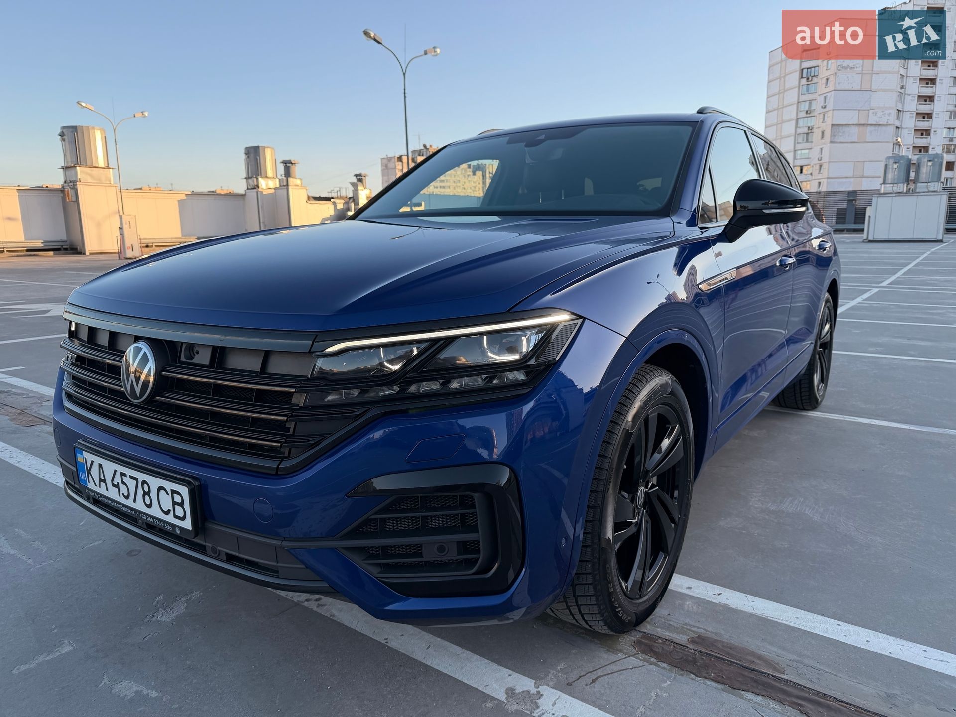 Volkswagen Touareg 2021 VIN WVGZZZCRZMD029213 фото оголошення 2 з 128