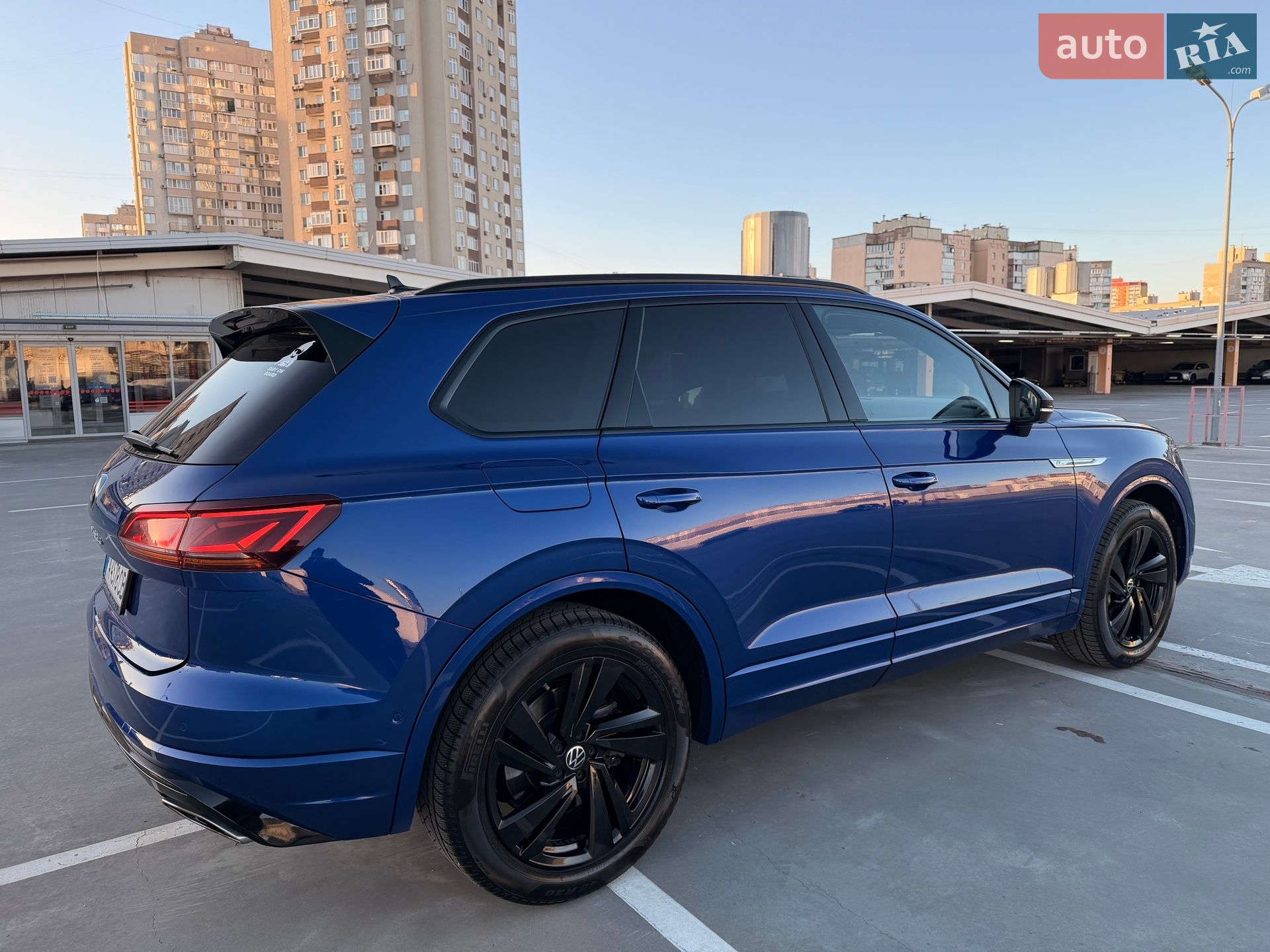 Volkswagen Touareg 2021 VIN WVGZZZCRZMD029213 фото оголошення 8 з 128