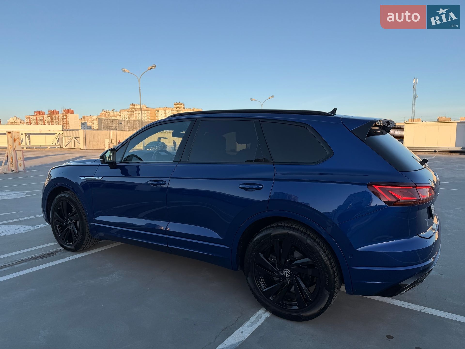 Volkswagen Touareg 2021 VIN WVGZZZCRZMD029213 фото оголошення 13 з 128