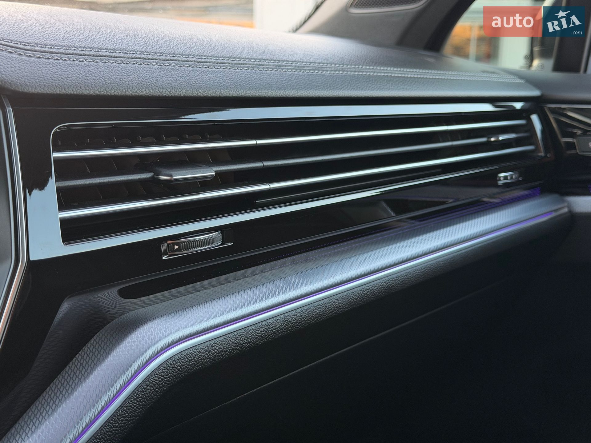 Volkswagen Touareg 2021 VIN WVGZZZCRZMD029213 фото оголошення 82 з 128
