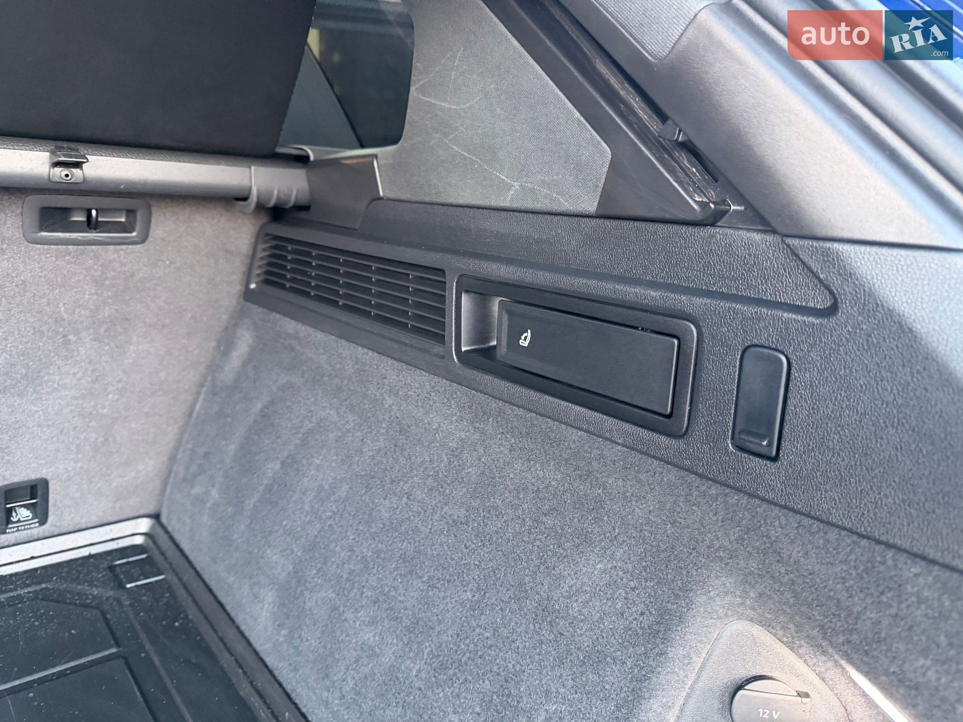 Volkswagen Touareg 2021 VIN WVGZZZCRZMD029213 фото оголошення 90 з 128