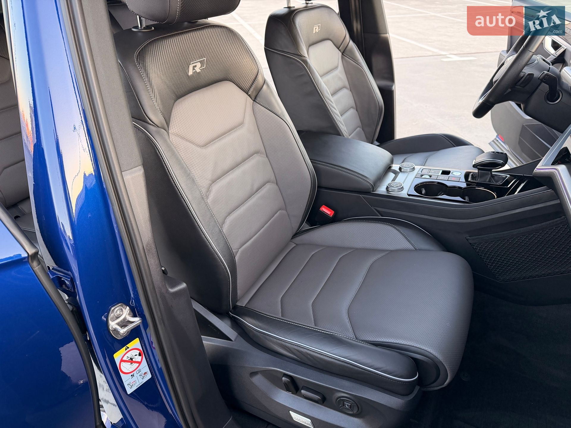 Volkswagen Touareg 2021 VIN WVGZZZCRZMD029213 фото оголошення 100 з 128