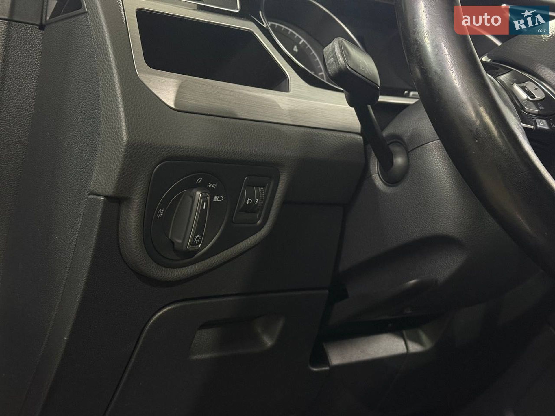 Volkswagen Touran 2017 VIN WVGZZZ1TZHW088182 фото оголошення 2 з 18