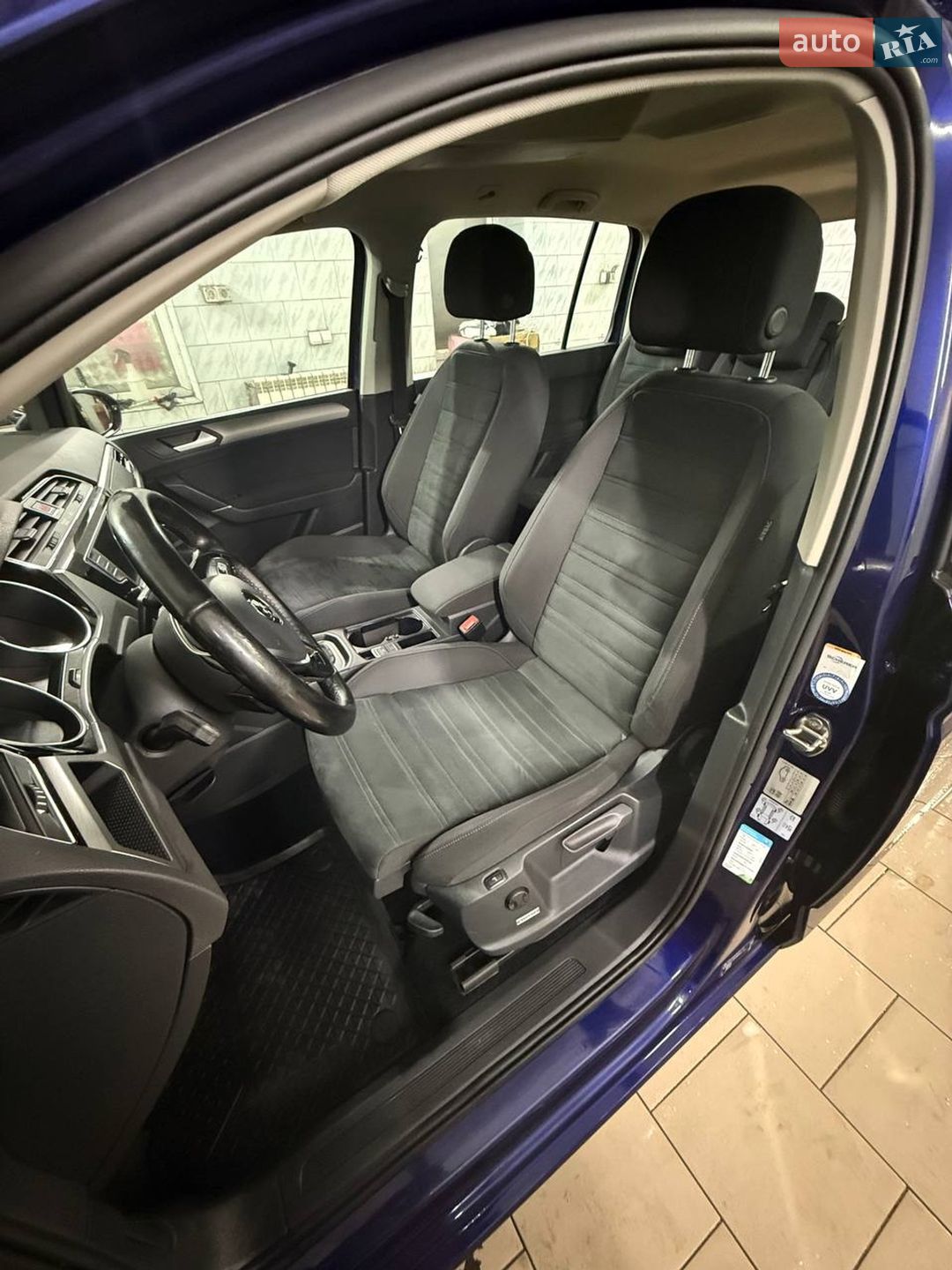 Volkswagen Touran 2017 VIN WVGZZZ1TZHW088182 фото оголошення 6 з 18