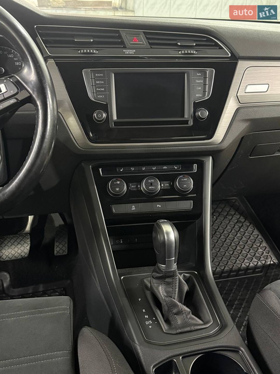 Volkswagen Touran 2017 VIN WVGZZZ1TZHW088182 фото оголошення 7 з 18