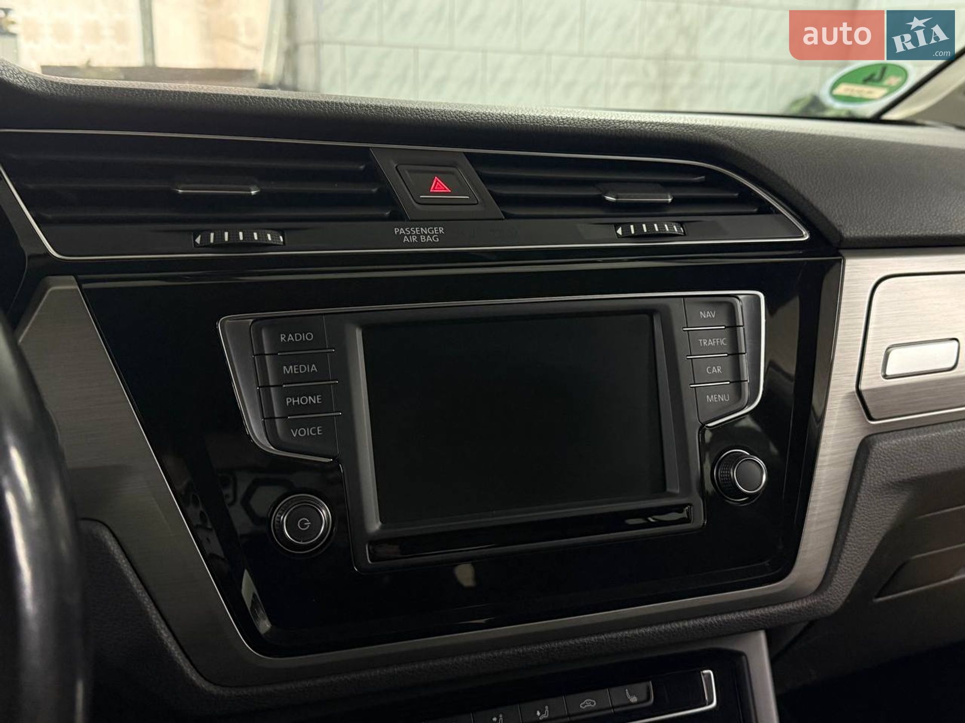 Volkswagen Touran 2017 VIN WVGZZZ1TZHW088182 фото оголошення 12 з 18
