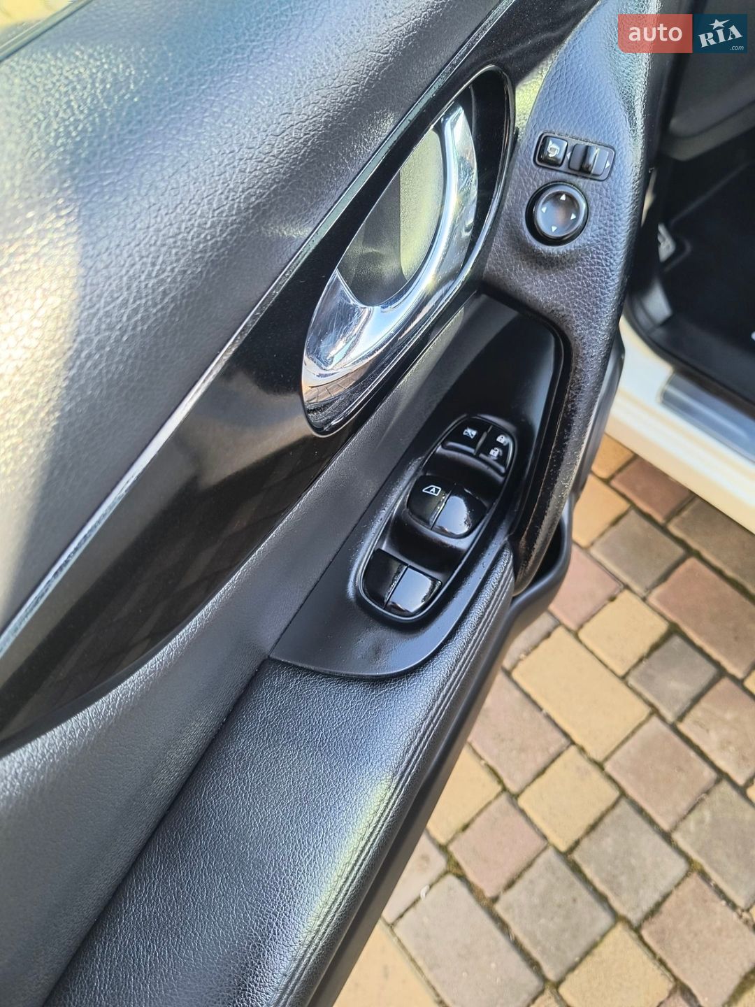 Nissan Qashqai 2015 VIN SJNFAAJ11U1540418 фото оголошення 12 з 20