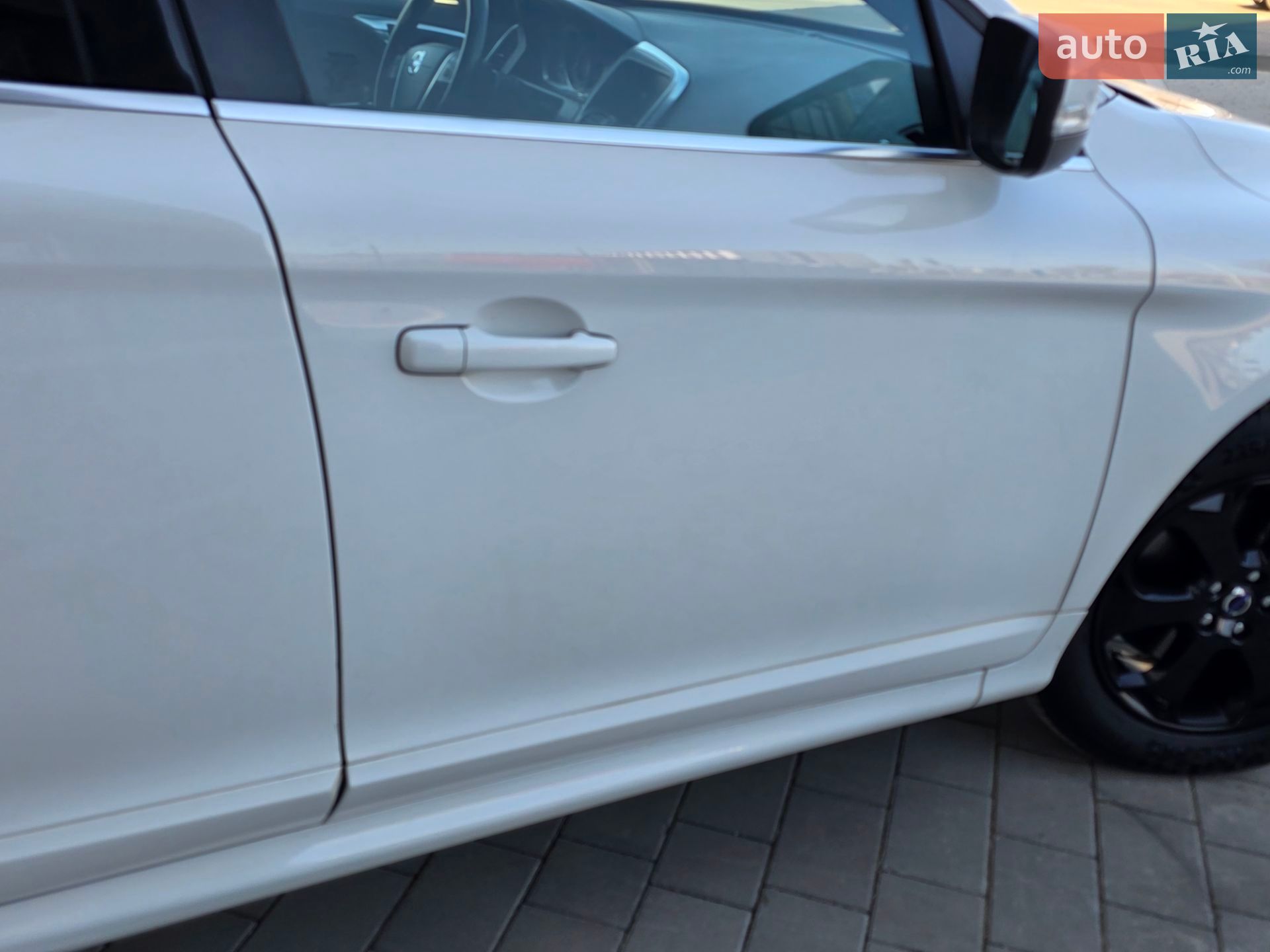 Volvo Xc60 2015 VIN YV1DZ73CDF2644911 фото оголошення 51 з 115