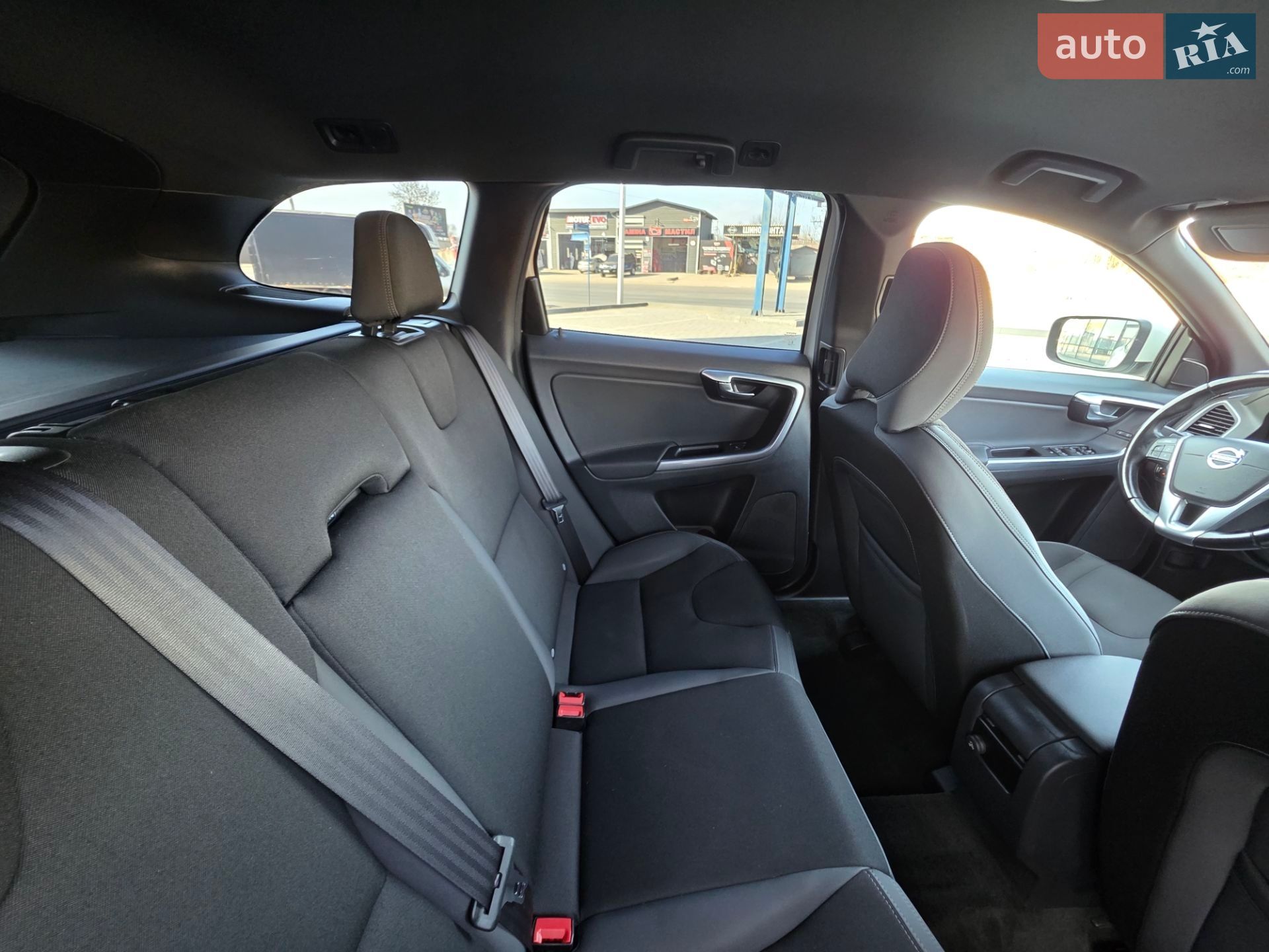 Volvo Xc60 2015 VIN YV1DZ73CDF2644911 фото оголошення 68 з 115