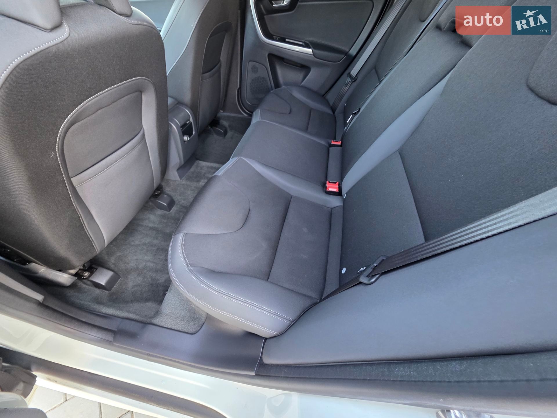Volvo Xc60 2015 VIN YV1DZ73CDF2644911 фото оголошення 75 з 115