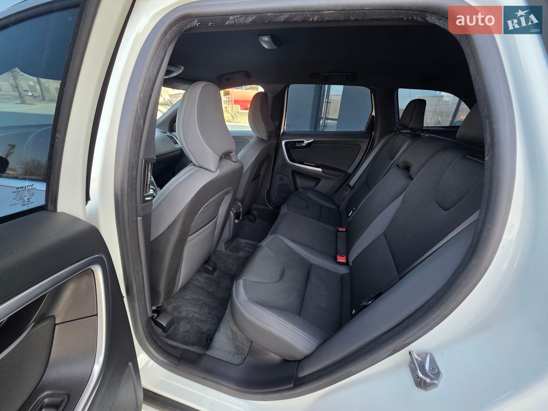 Volvo Xc60 2015 VIN YV1DZ73CDF2644911 фото оголошення 95 з 115