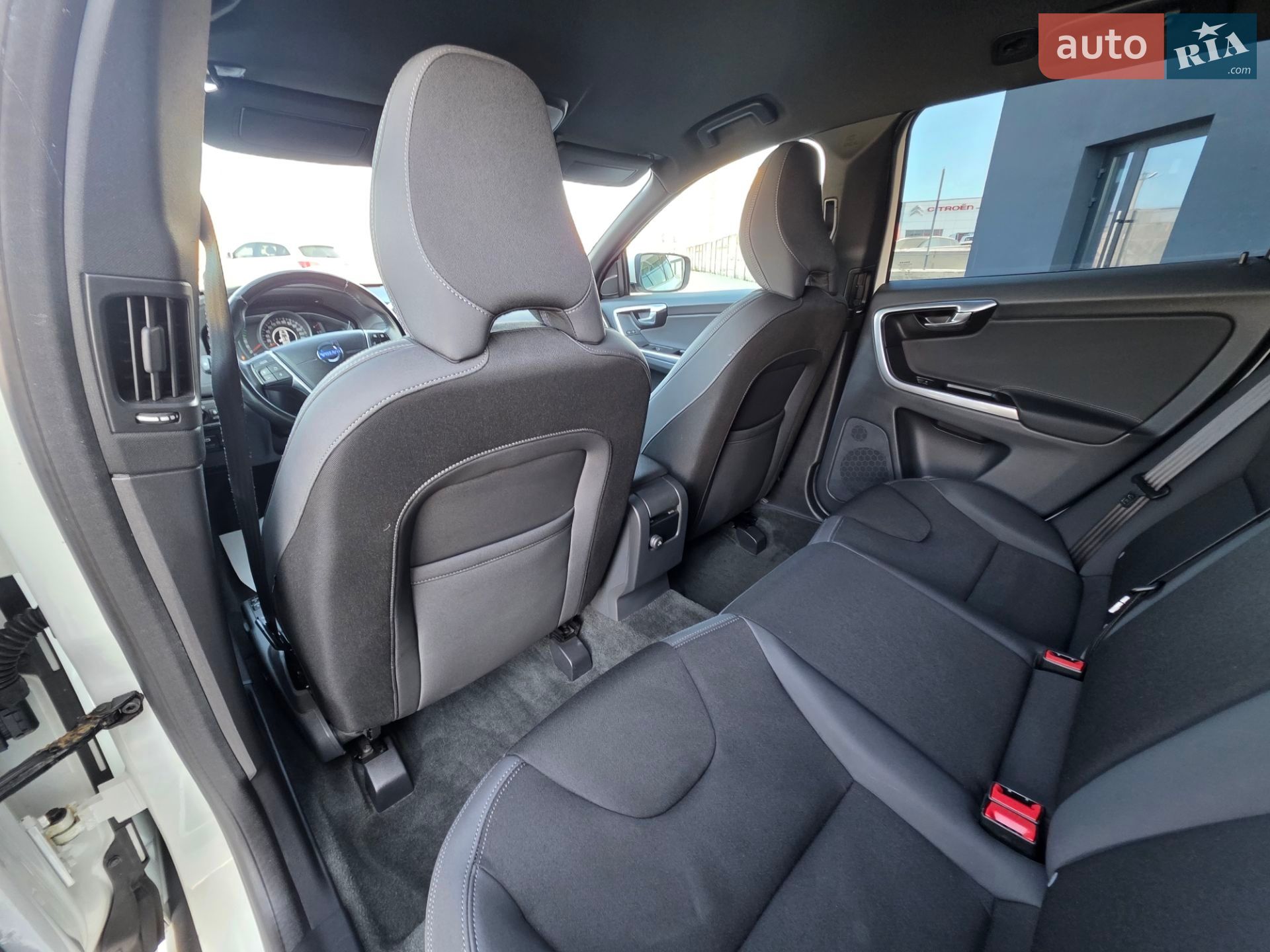 Volvo Xc60 2015 VIN YV1DZ73CDF2644911 фото оголошення 97 з 115