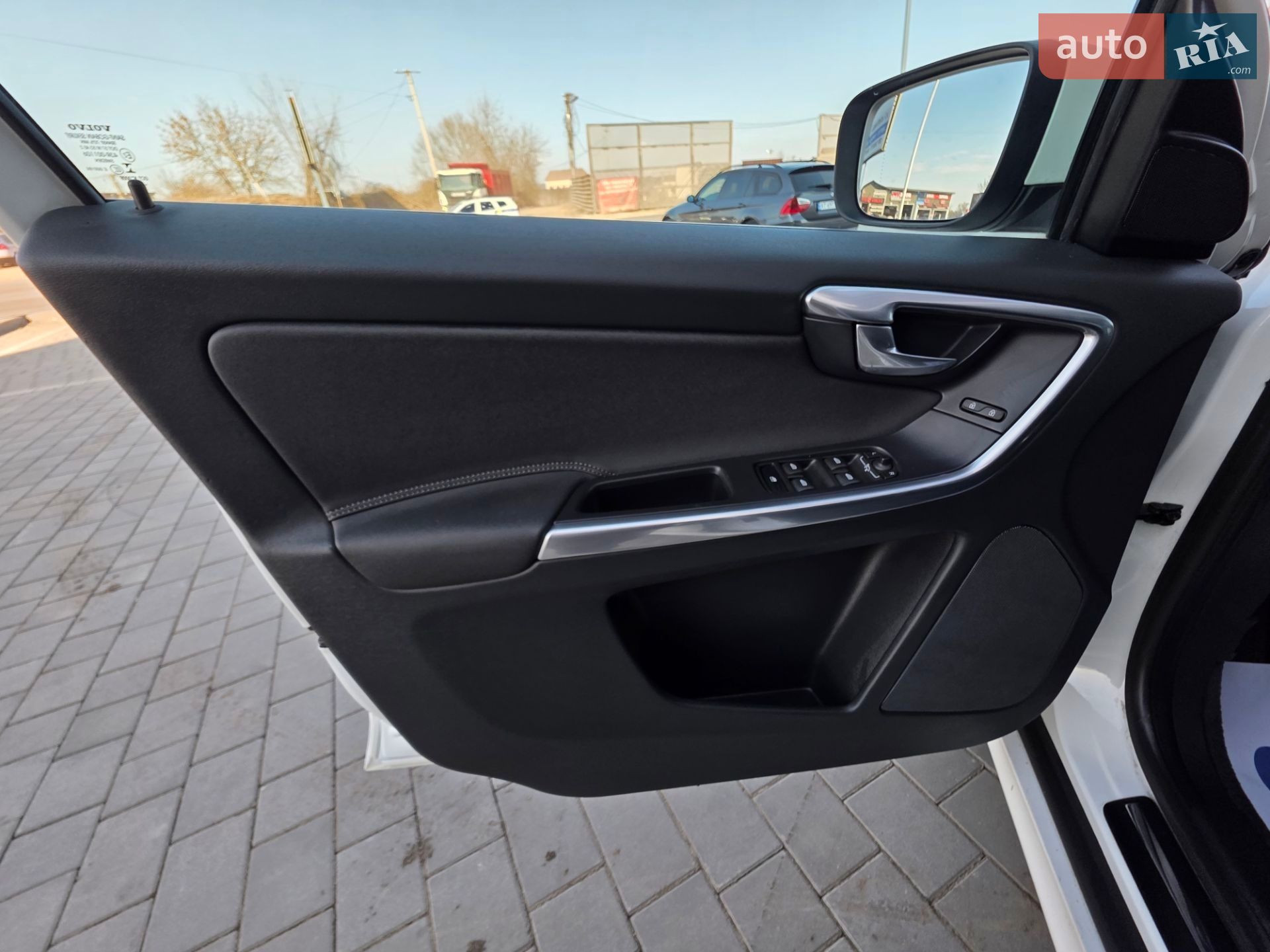 Volvo Xc60 2015 VIN YV1DZ73CDF2644911 фото оголошення 115 з 115