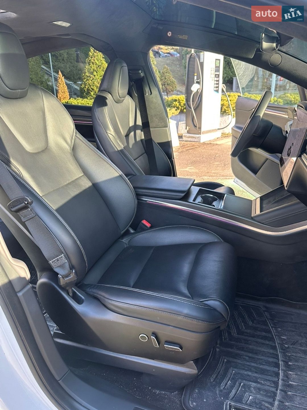 Tesla Model X 2023 VIN 7SAXCBE62PF384618 фото оголошення 3 з 7