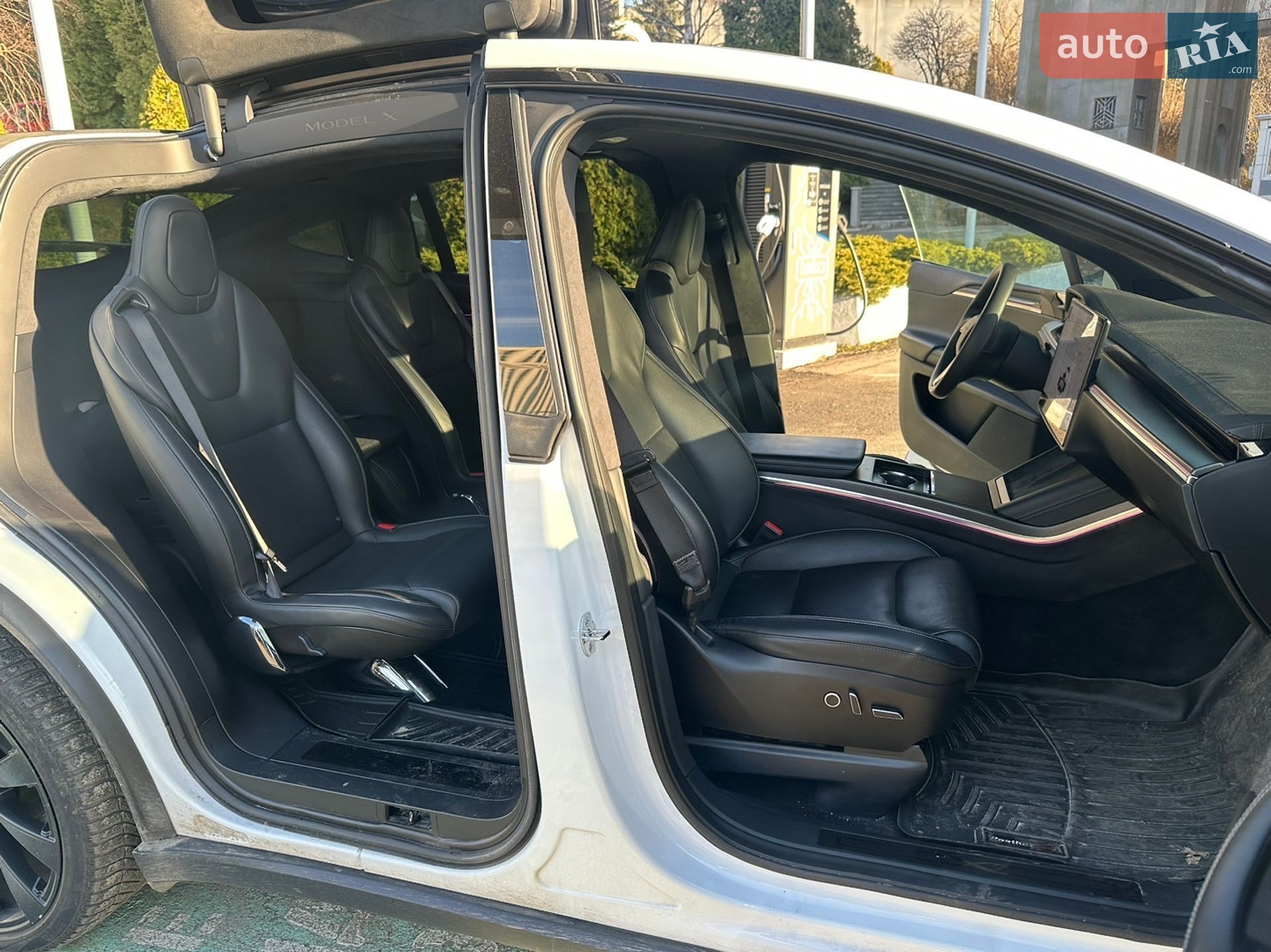 Tesla Model X 2023 VIN 7SAXCBE62PF384618 фото оголошення 5 з 7