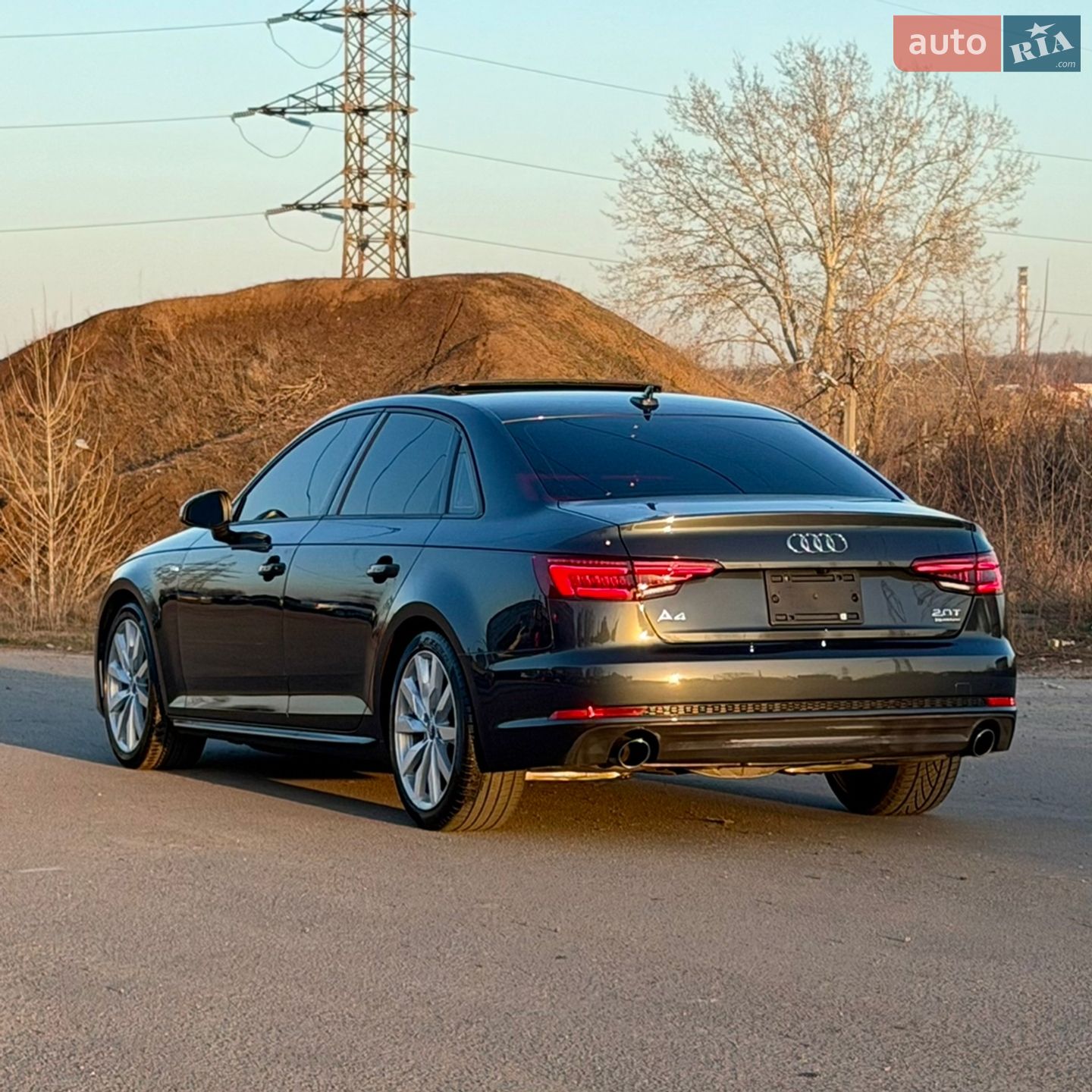Audi A4 2017 VIN WAUDNAF4XJN003315 фото оголошення 4 з 22